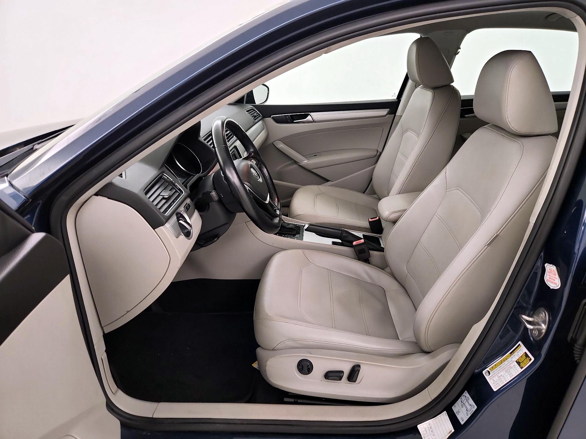 Thumbnail: 2019 Volkswagen Passat - 11