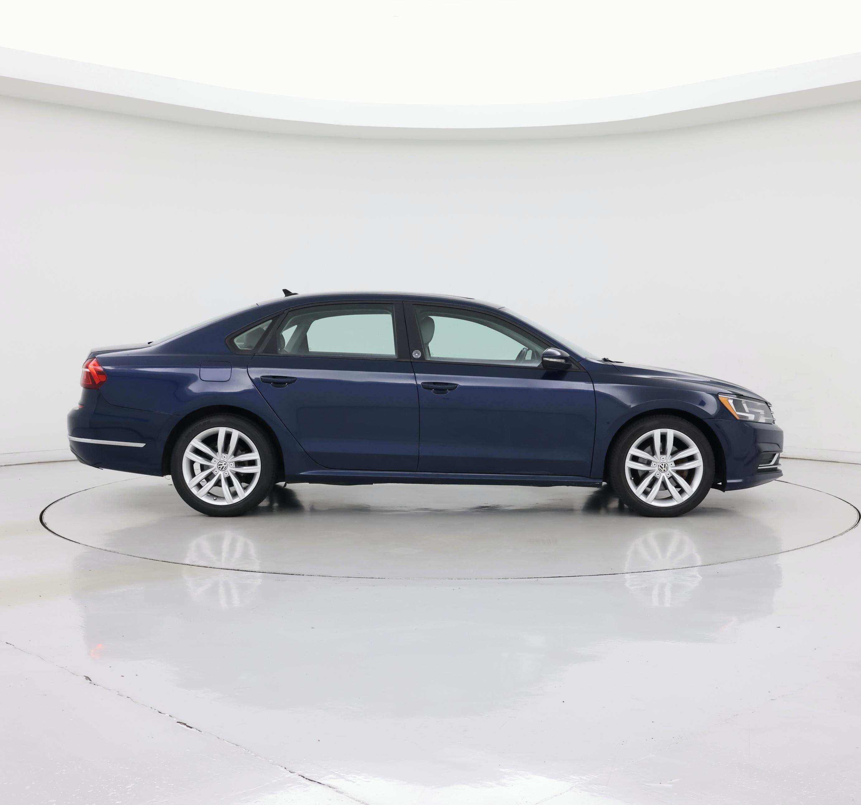 Thumbnail: 2019 Volkswagen Passat - 7