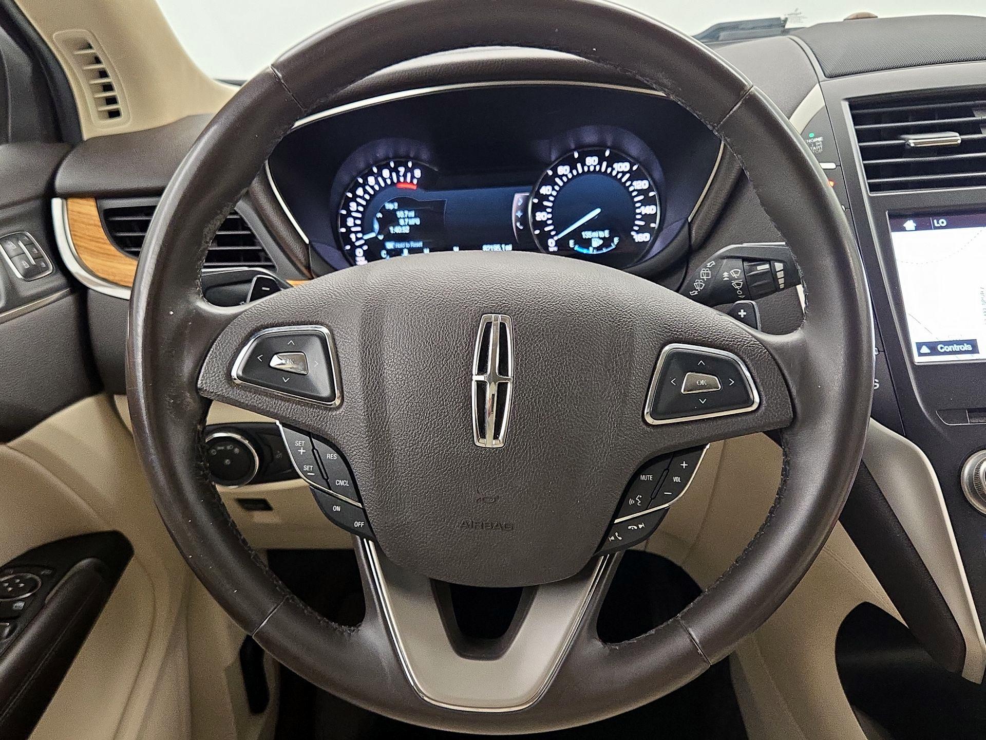 Thumbnail: 2016 Lincoln MKC - 10