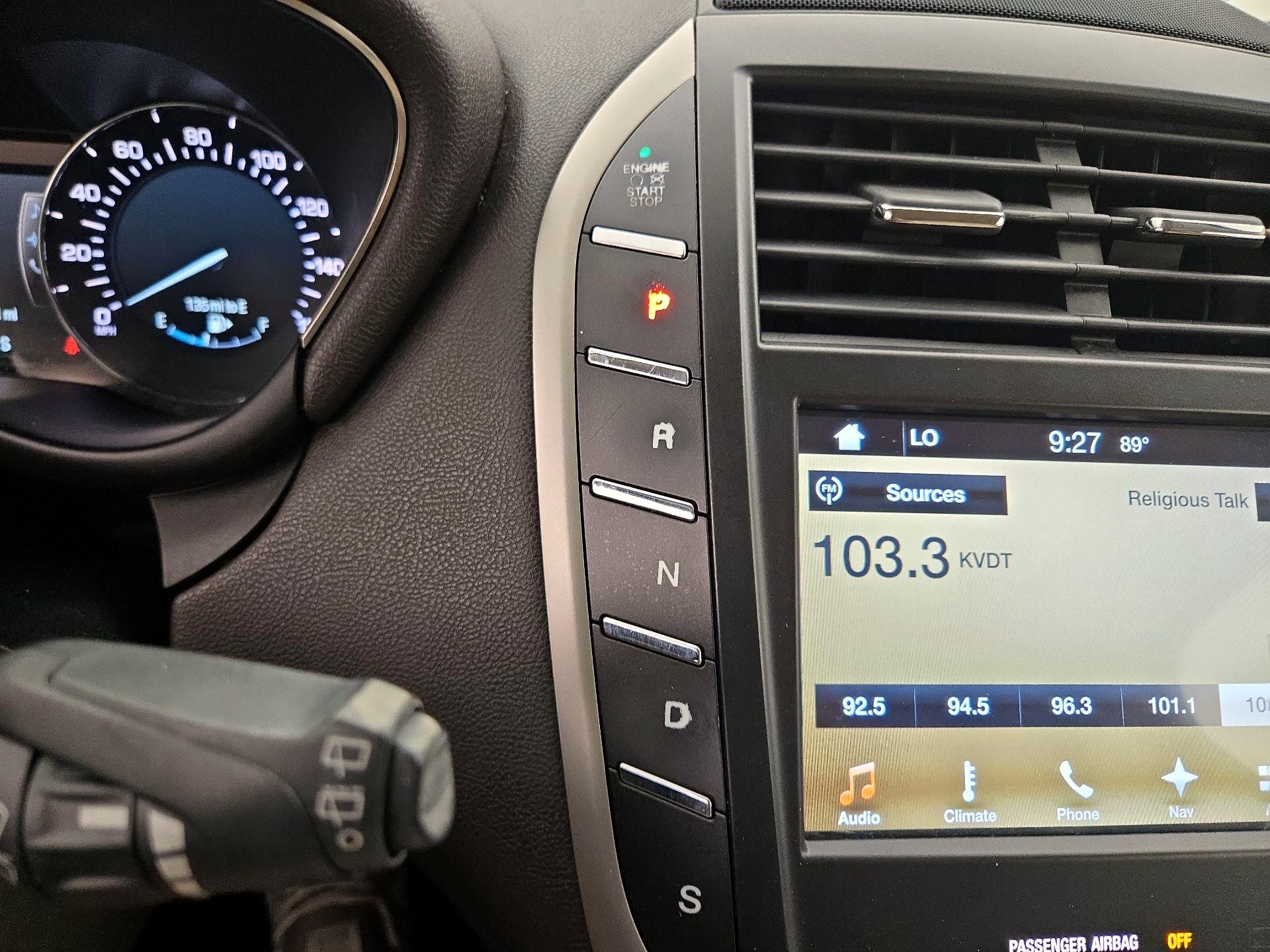 Thumbnail: 2016 Lincoln MKC - 18
