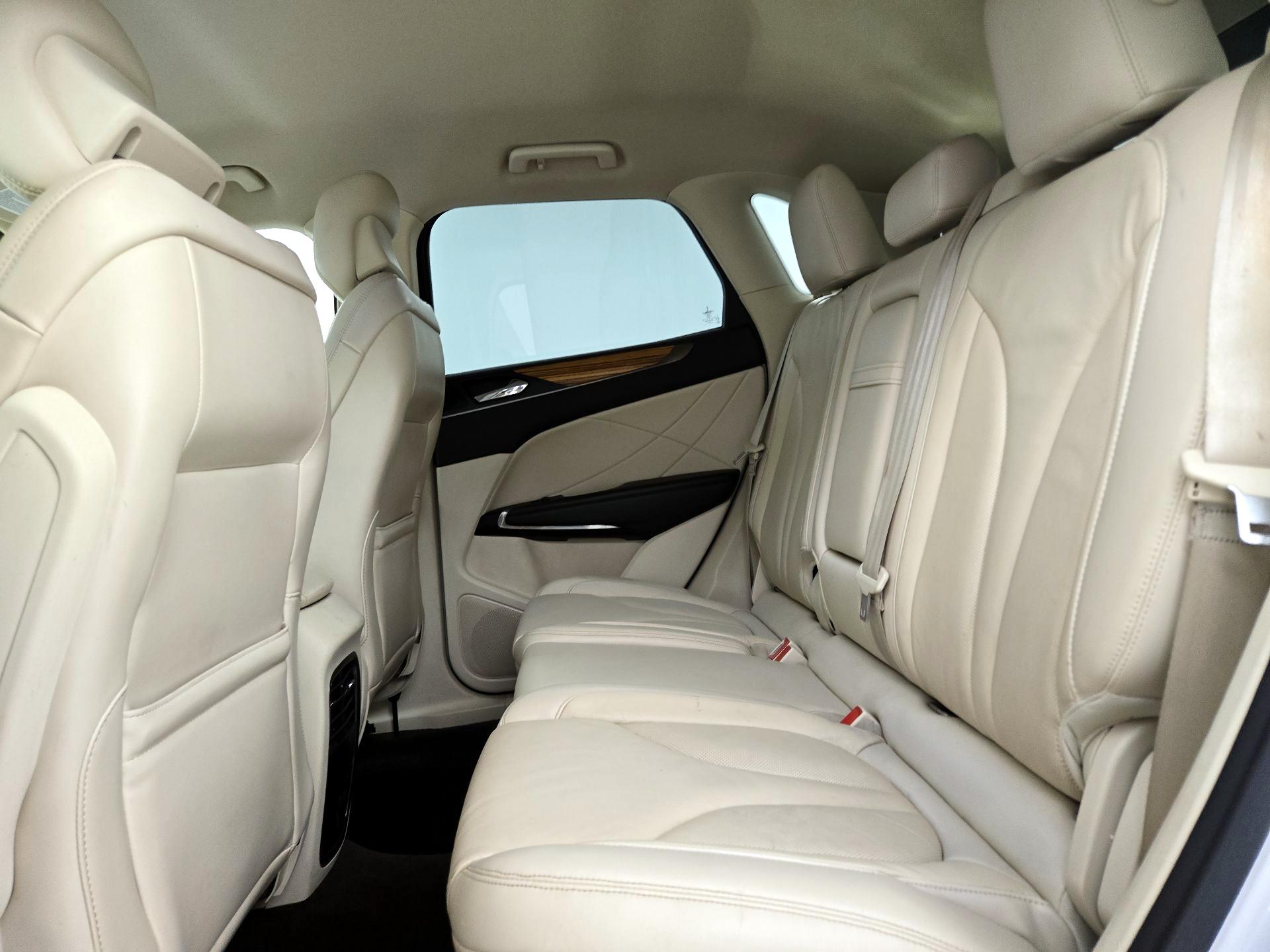 Thumbnail: 2016 Lincoln MKC - 20