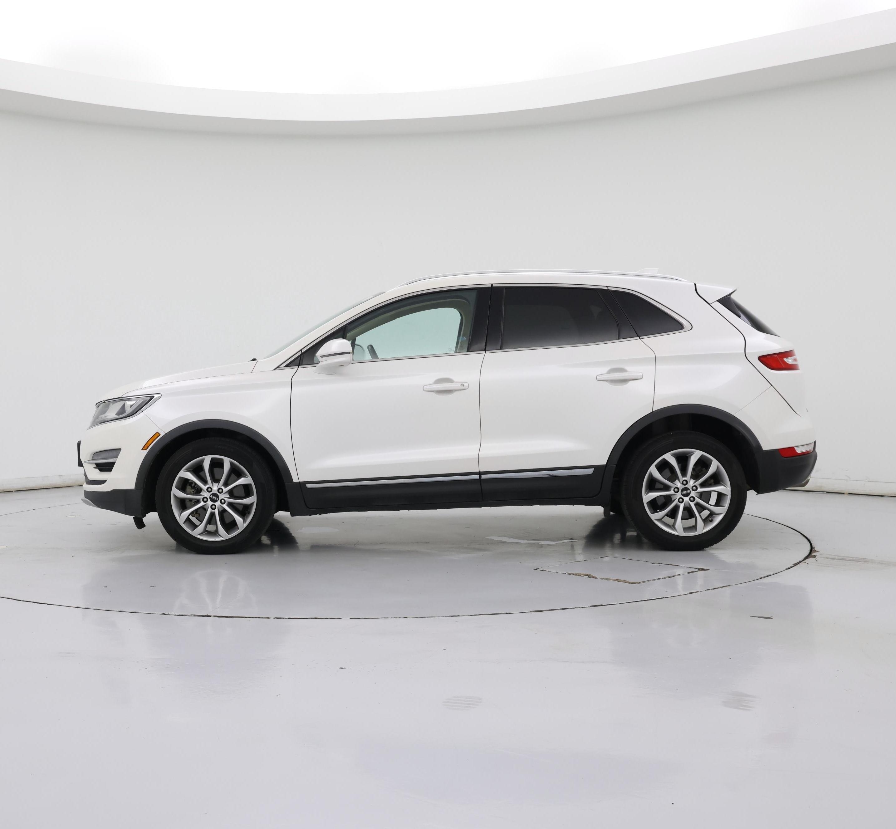 Thumbnail: 2016 Lincoln MKC - 3