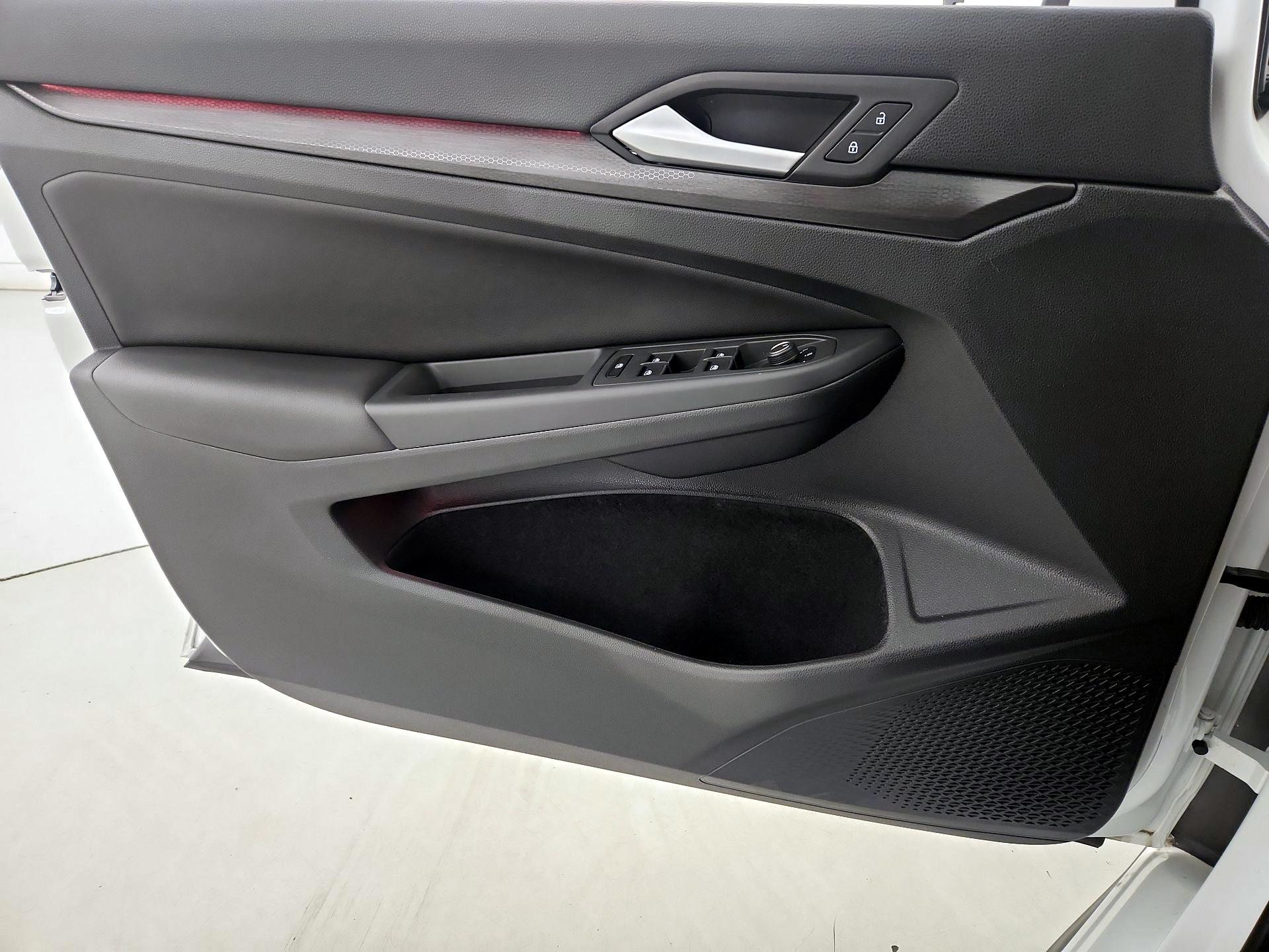 Thumbnail: 2024 Volkswagen Golf - 12