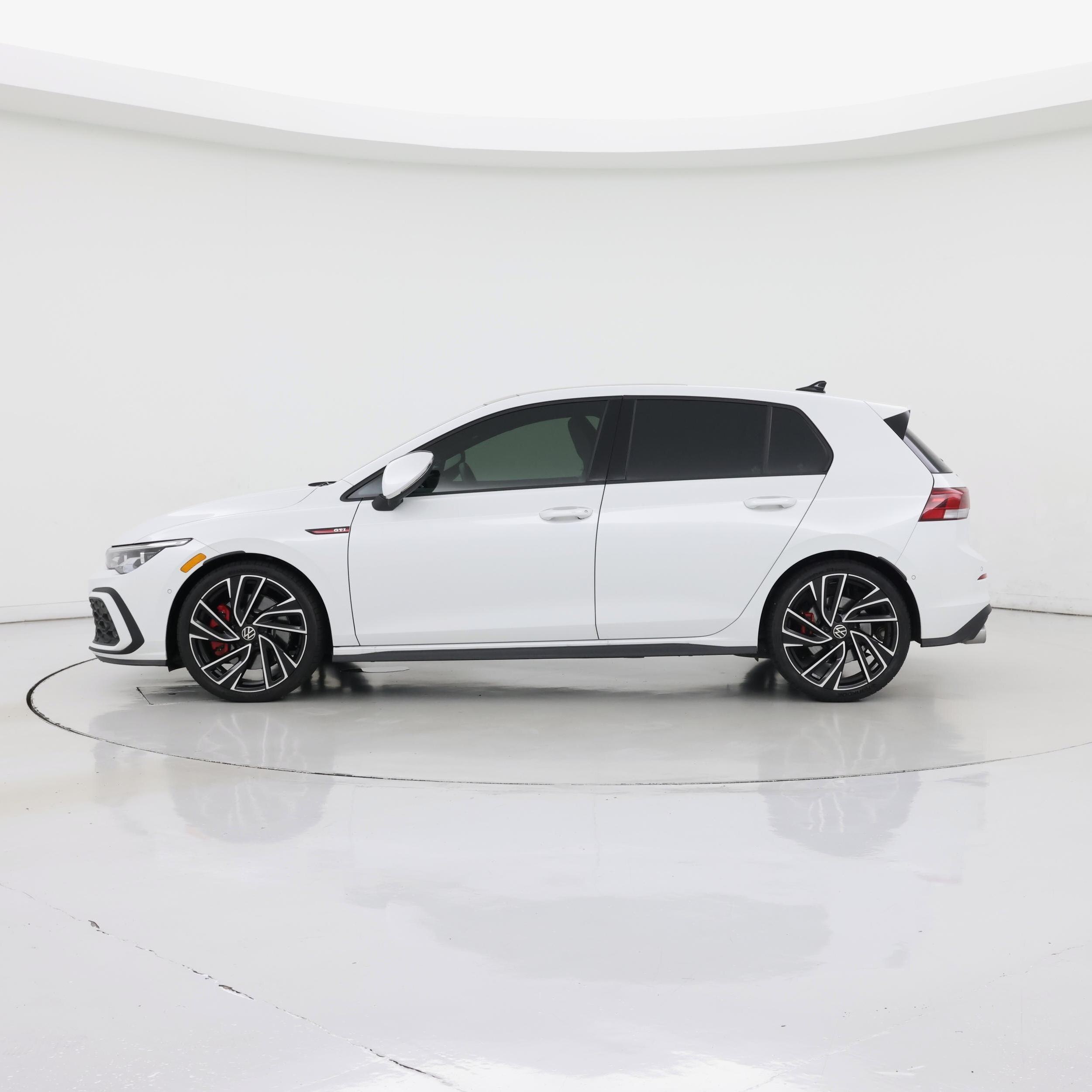 Thumbnail: 2024 Volkswagen Golf - 3
