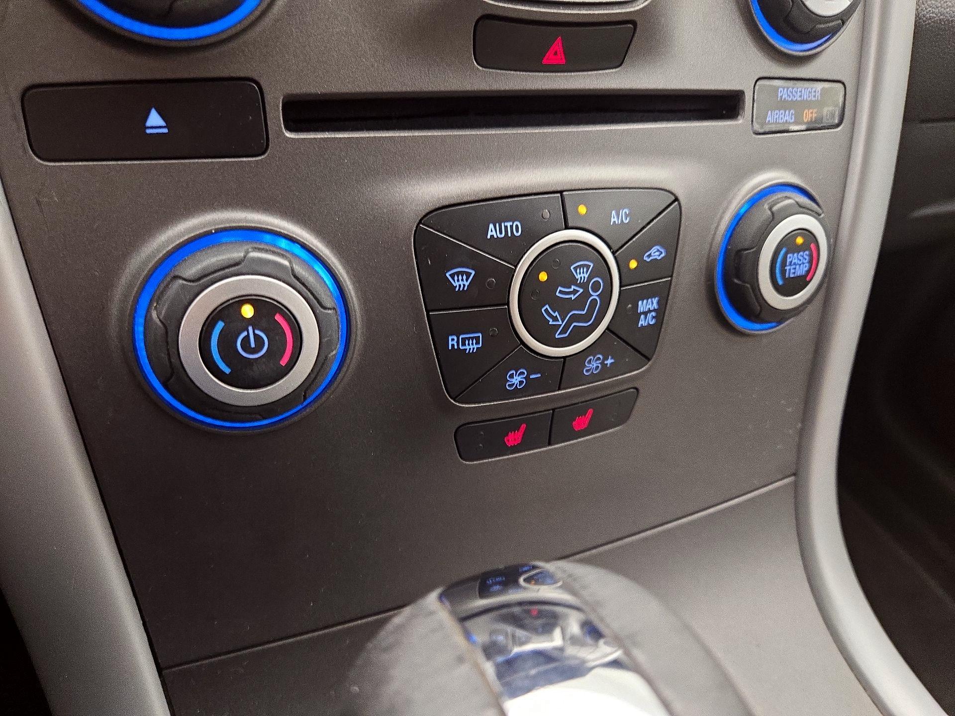 Thumbnail: 2014 Ford Edge - 16