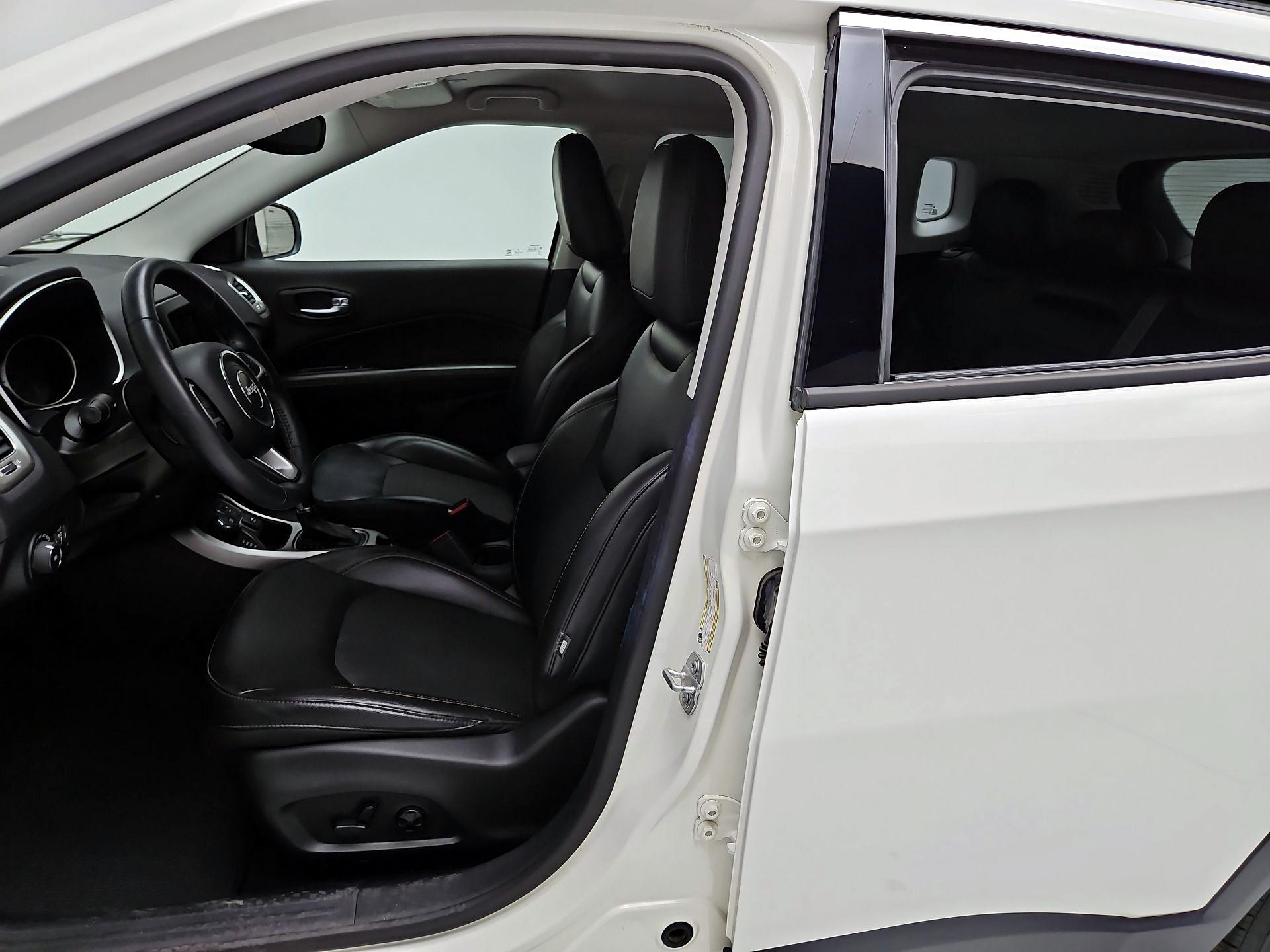 Thumbnail: 2018 Jeep Compass - 11