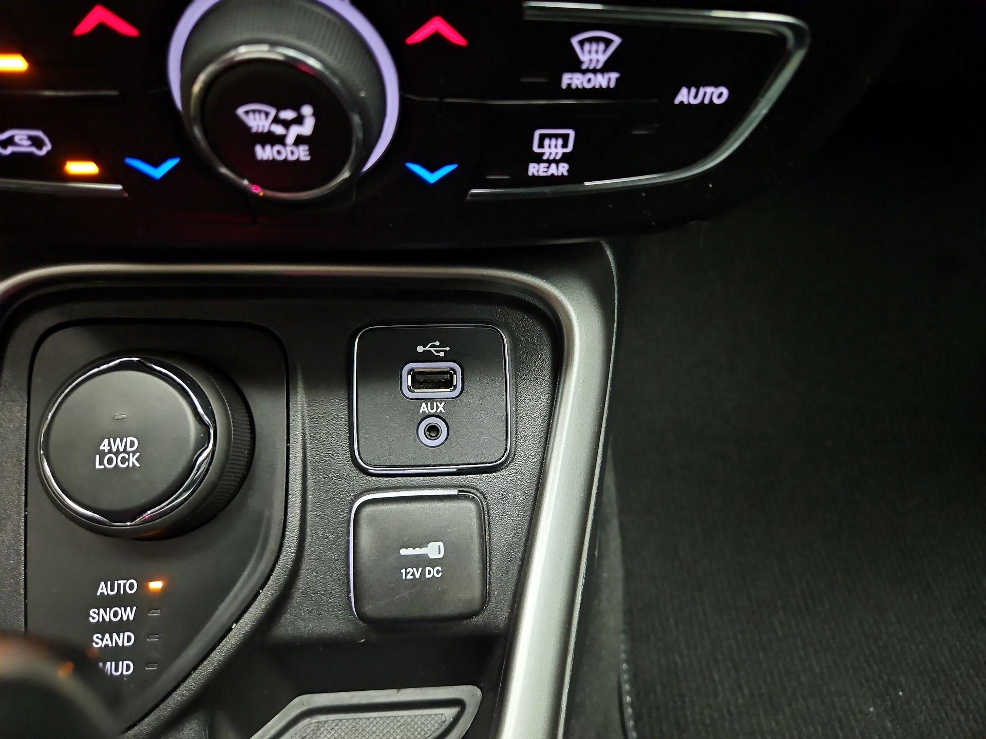 Thumbnail: 2018 Jeep Compass - 18
