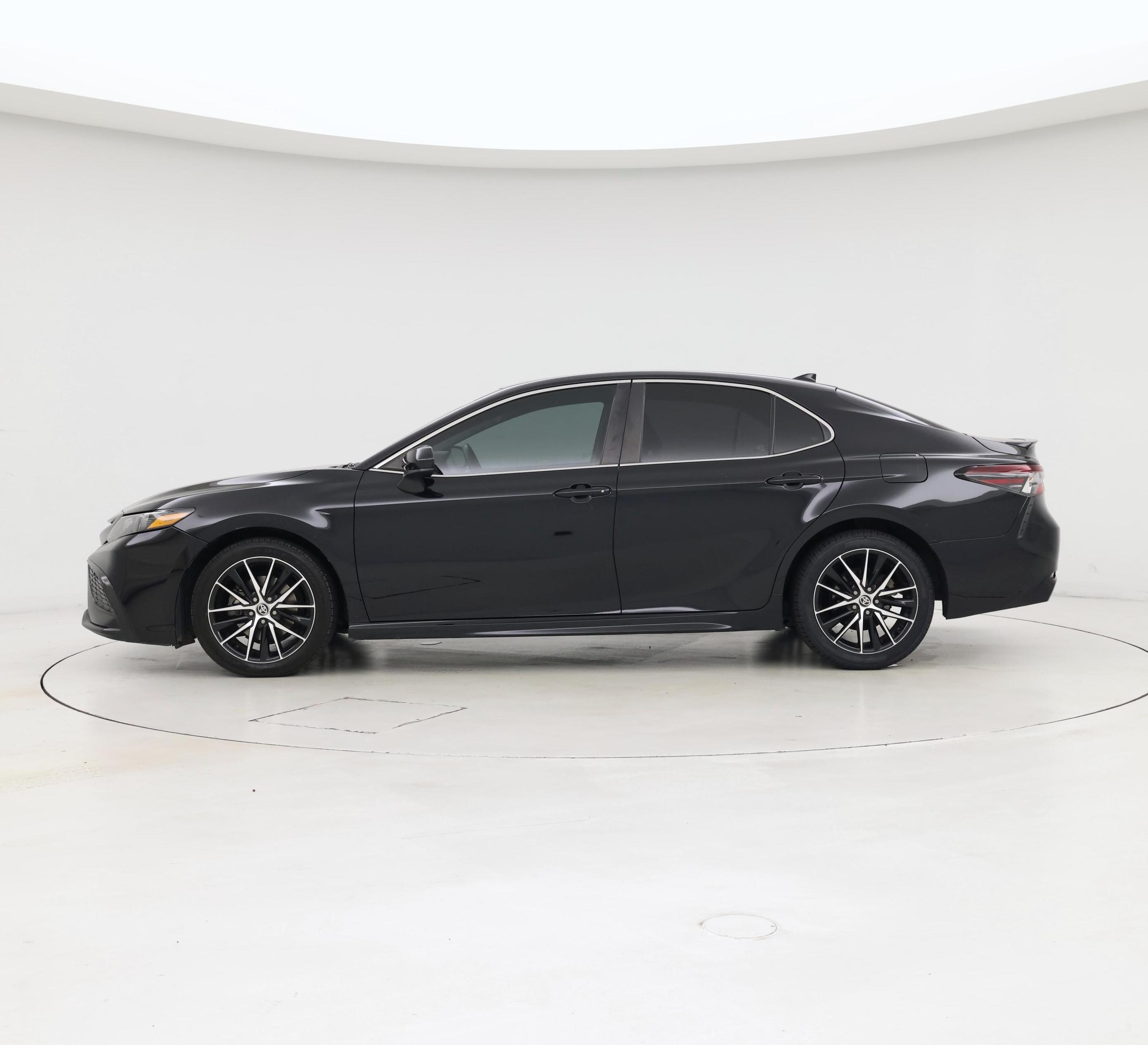Thumbnail: 2021 Toyota Camry - 3