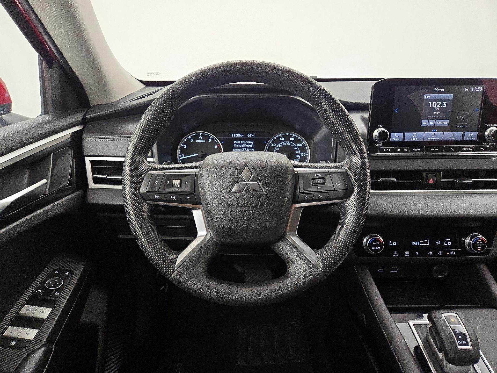 Thumbnail: 2024 Mitsubishi Outlander - 10