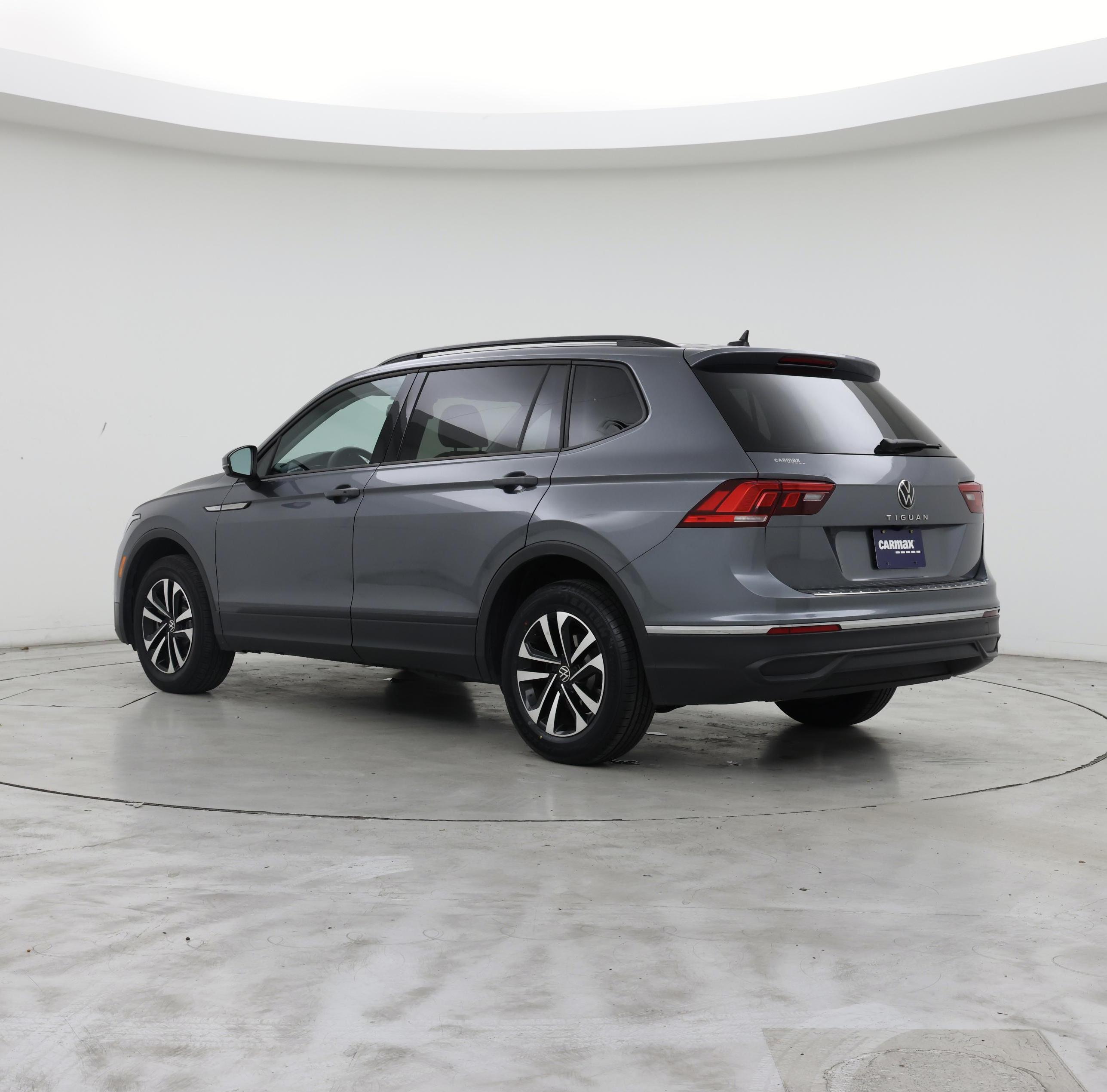 Thumbnail: 2022 Volkswagen Tiguan - 2