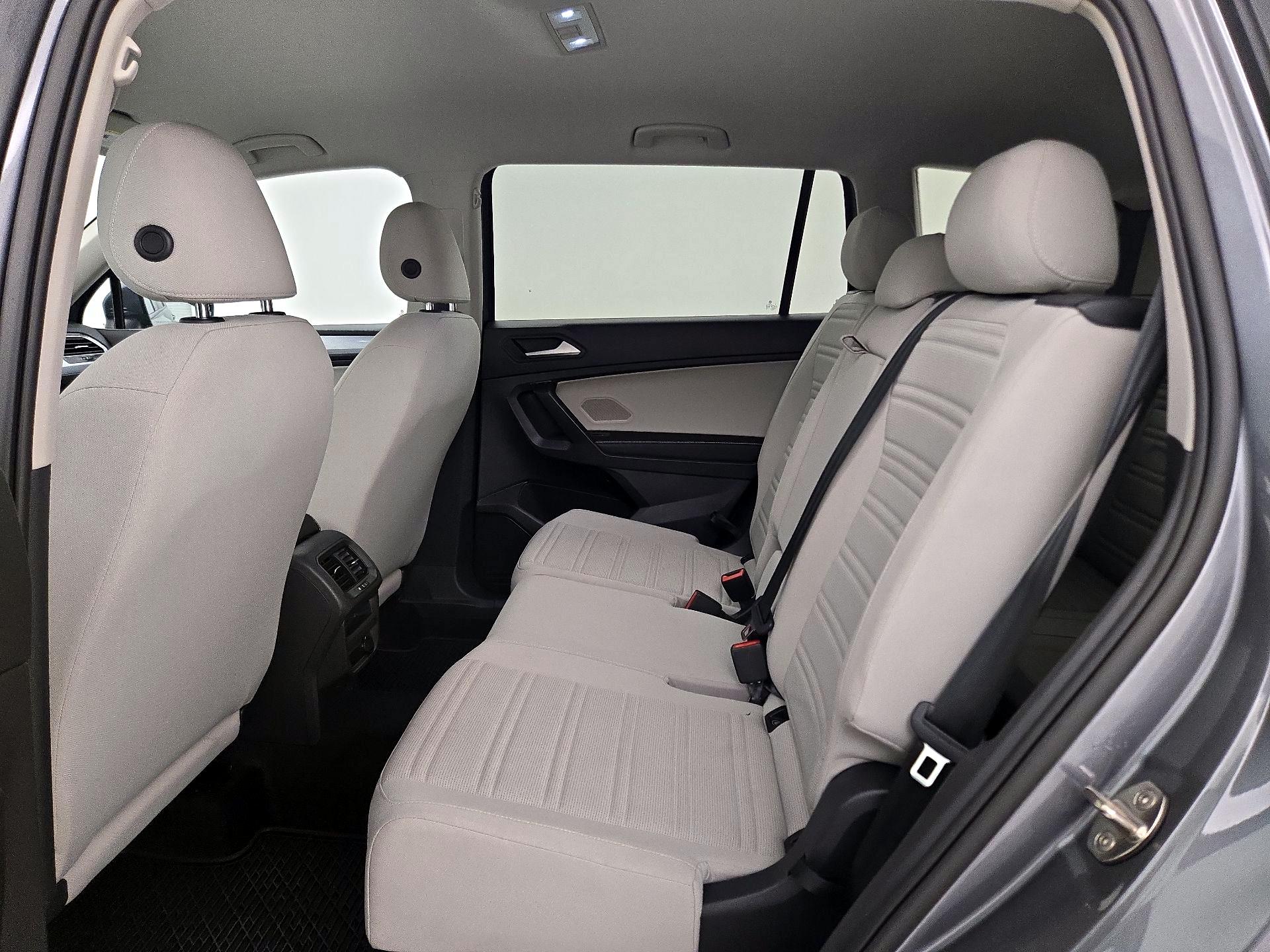 Thumbnail: 2022 Volkswagen Tiguan - 19