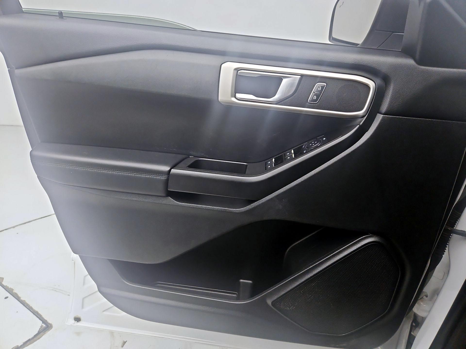 Thumbnail: 2020 Ford Explorer - 12