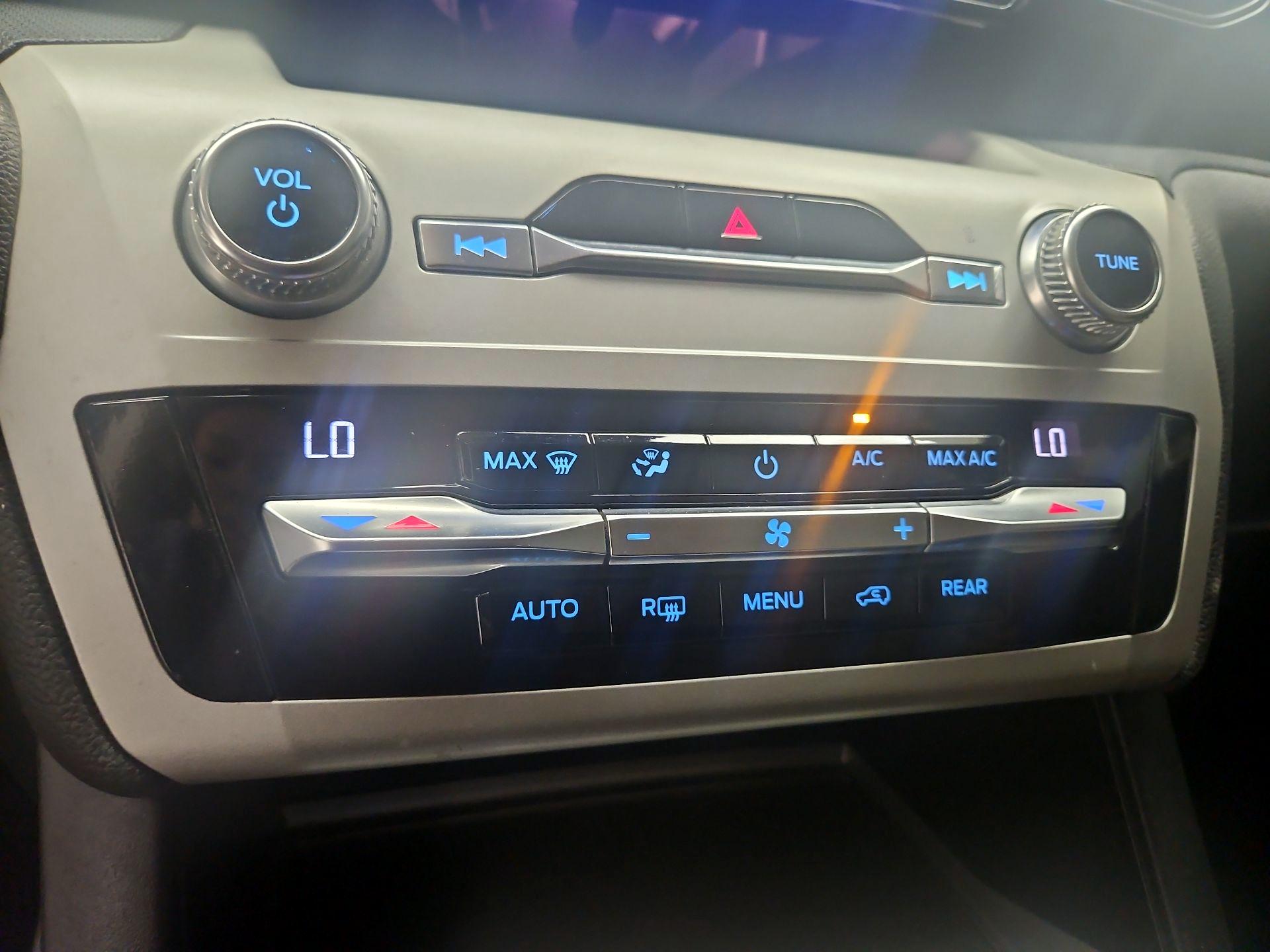 Thumbnail: 2020 Ford Explorer - 16