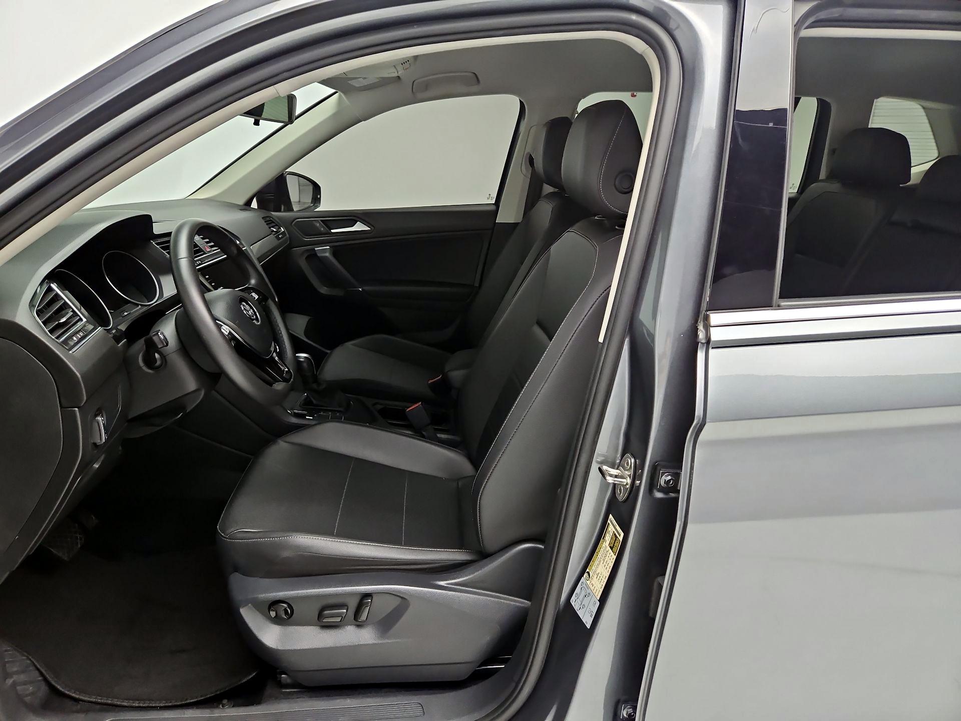 Thumbnail: 2020 Volkswagen Tiguan - 11