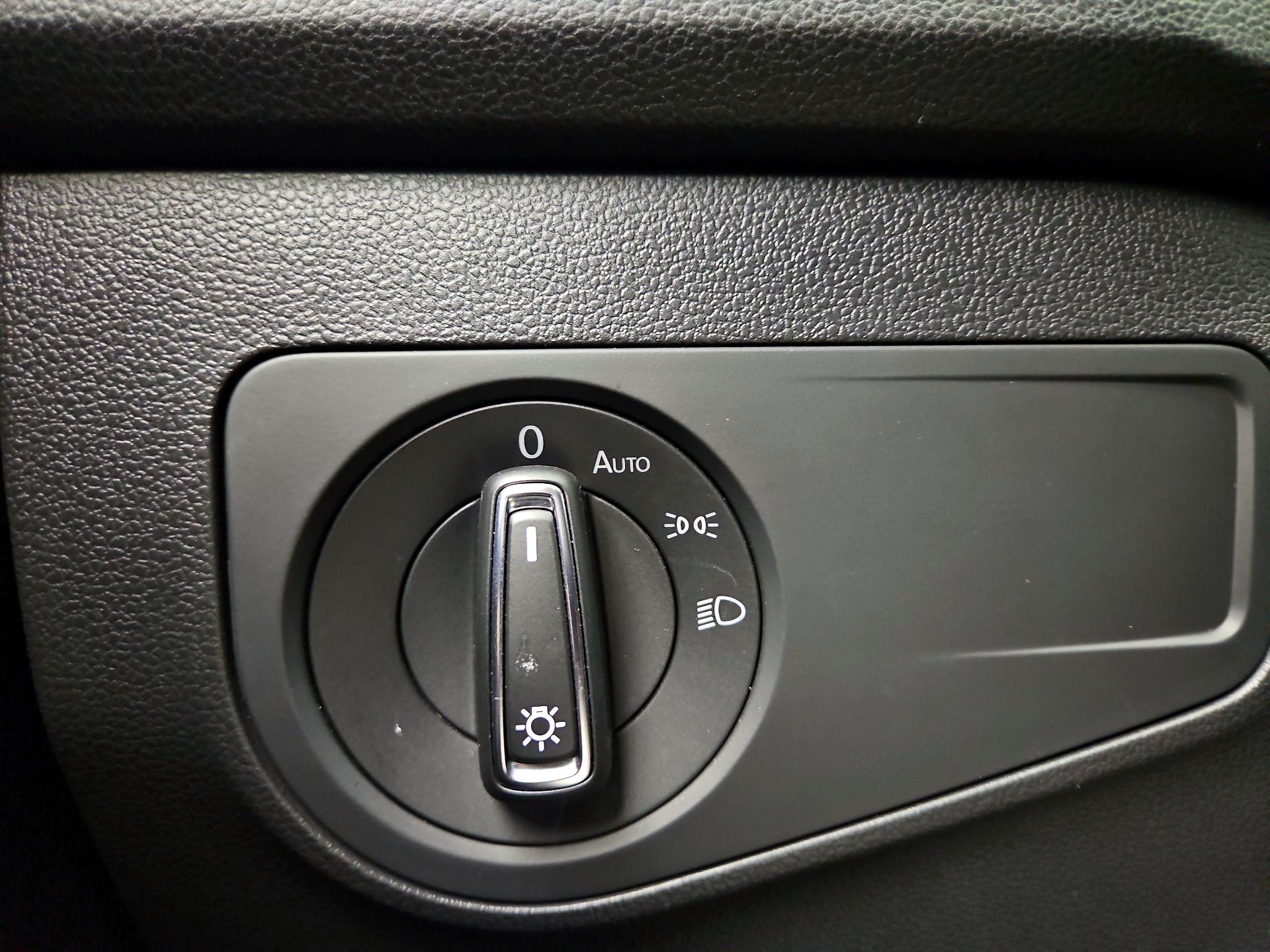 Thumbnail: 2020 Volkswagen Tiguan - 13