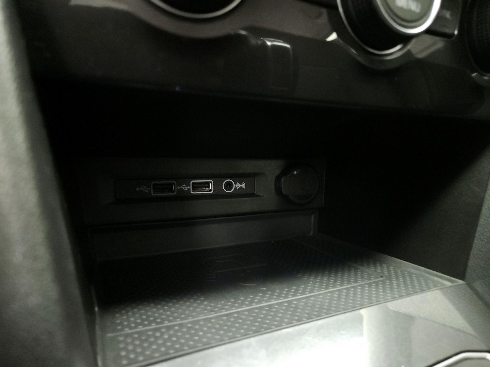 Thumbnail: 2020 Volkswagen Tiguan - 18