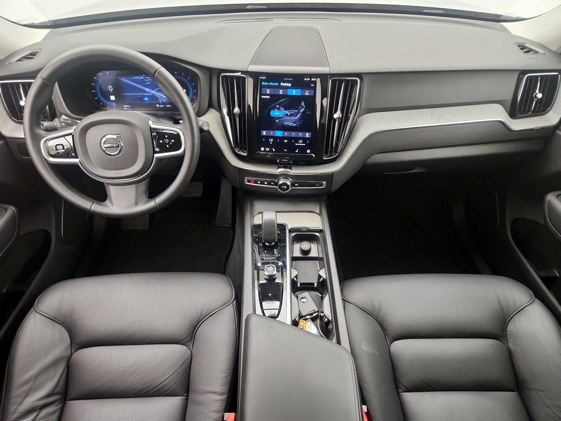 Thumbnail: 2025 Volvo XC60 - 9