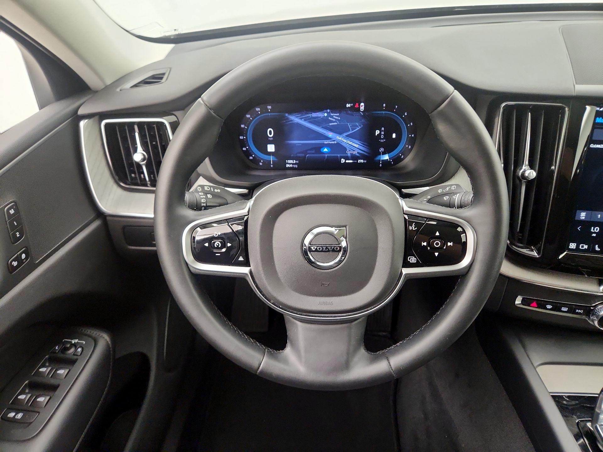Thumbnail: 2025 Volvo XC60 - 10