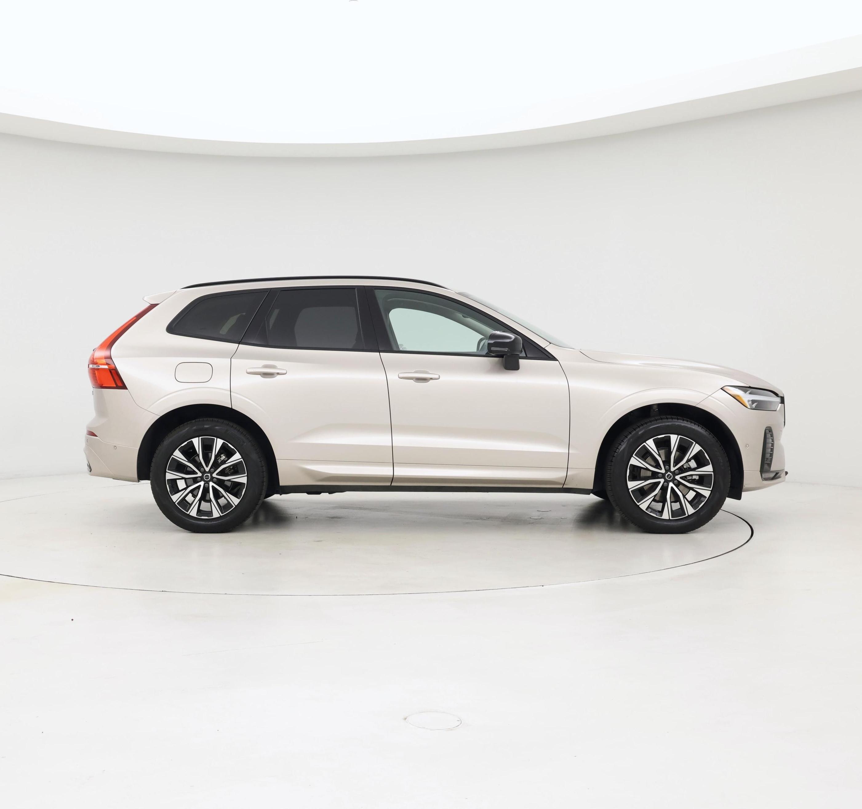 Thumbnail: 2025 Volvo XC60 - 7
