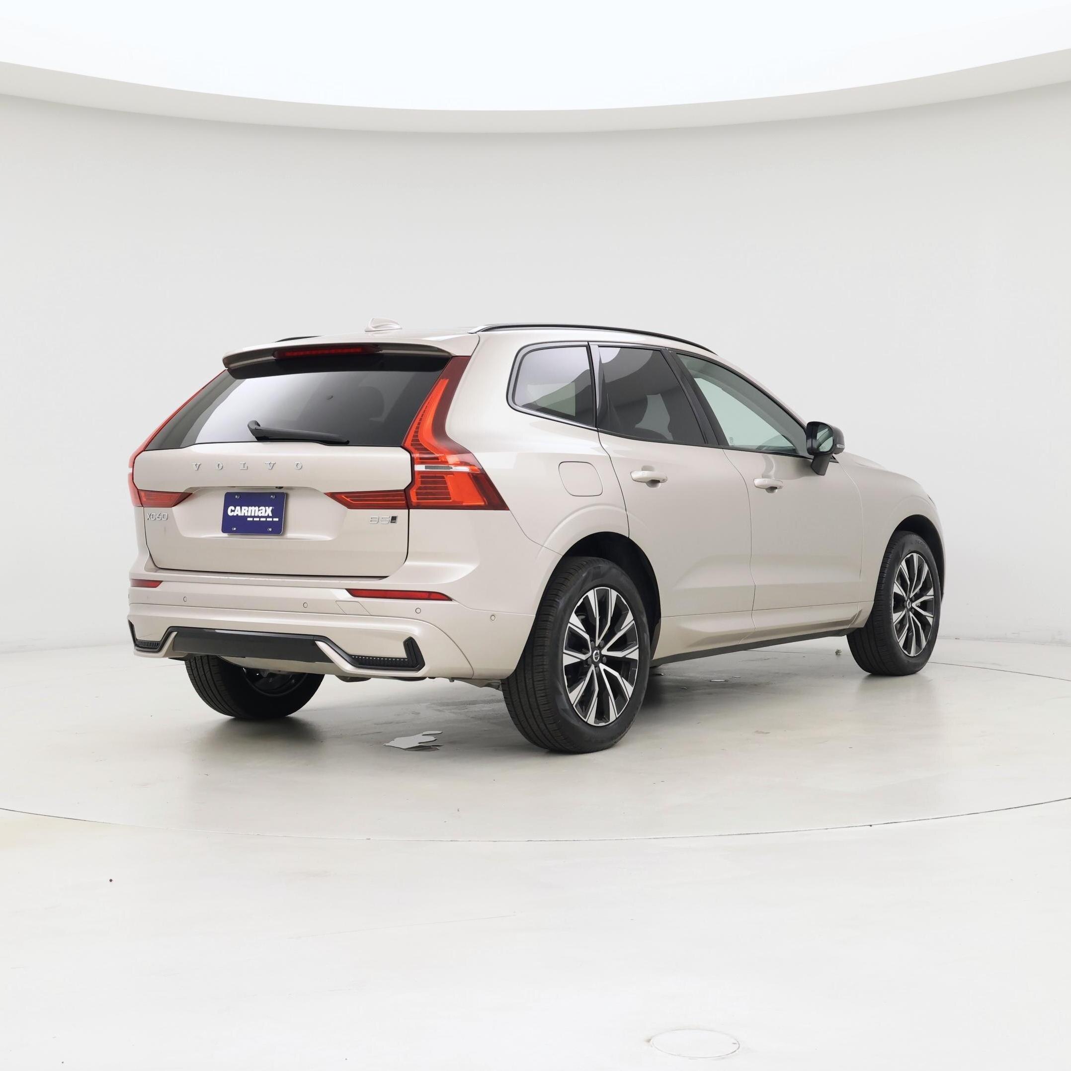 Thumbnail: 2025 Volvo XC60 - 8