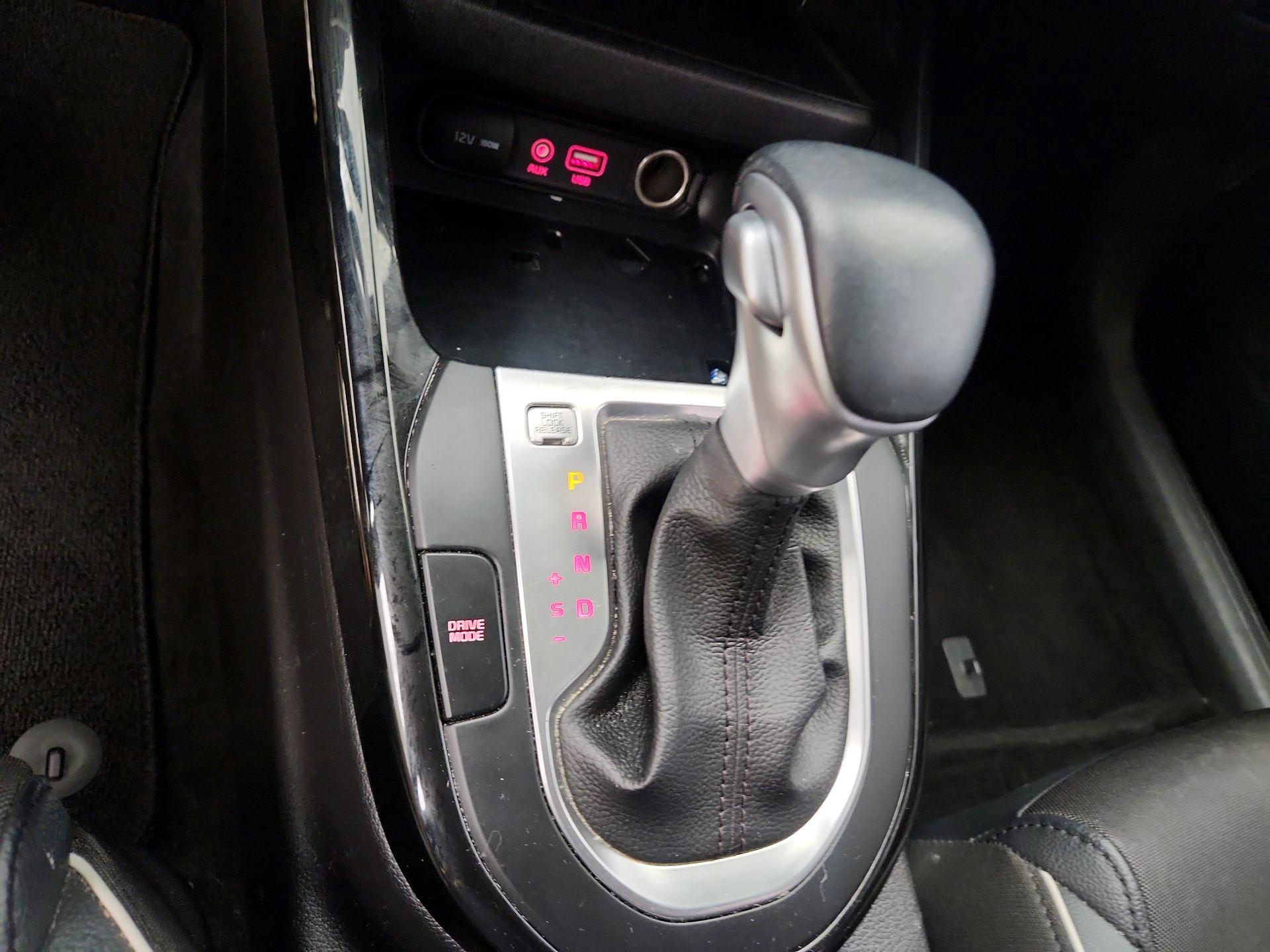 Thumbnail: 2020 Kia Forte - 17