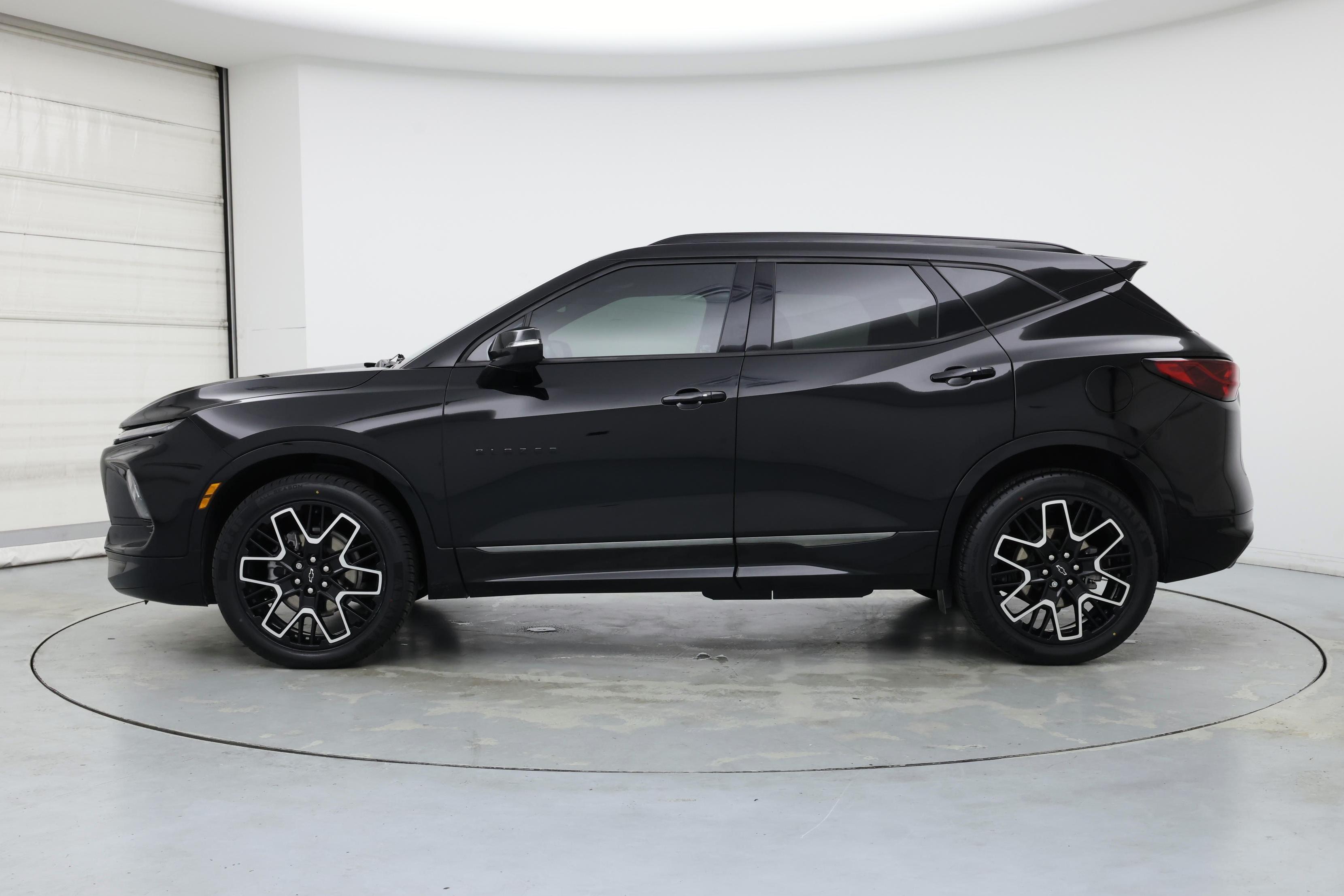 Thumbnail: 2023 Chevrolet Blazer - 3