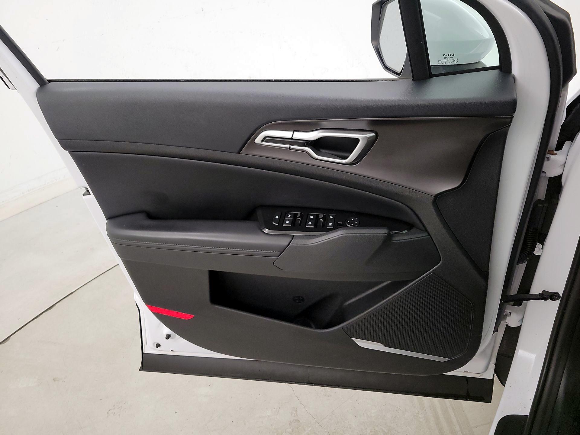 Thumbnail: 2023 Kia Sportage - 12