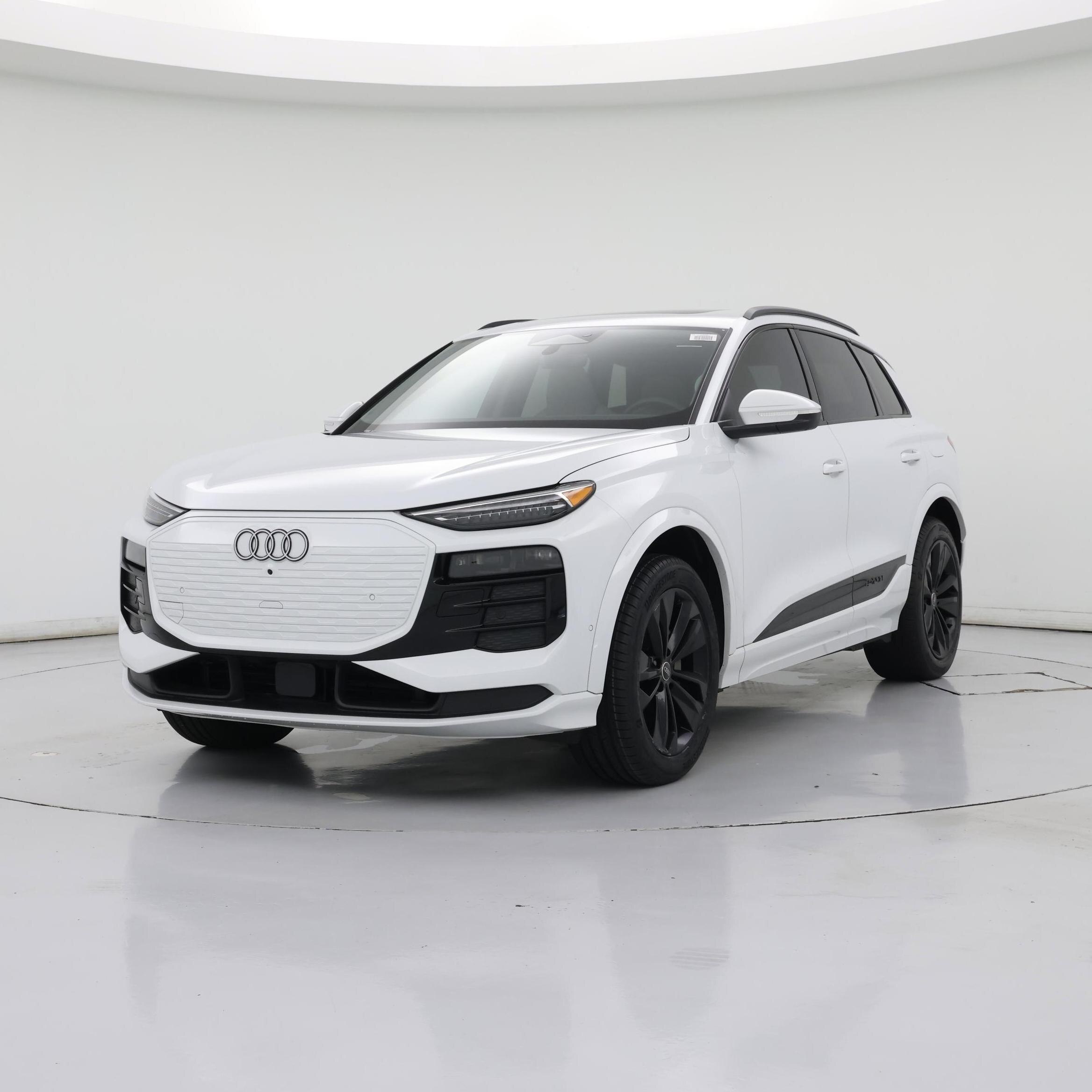 Thumbnail: 2025 Audi Q6 e-tron - 4