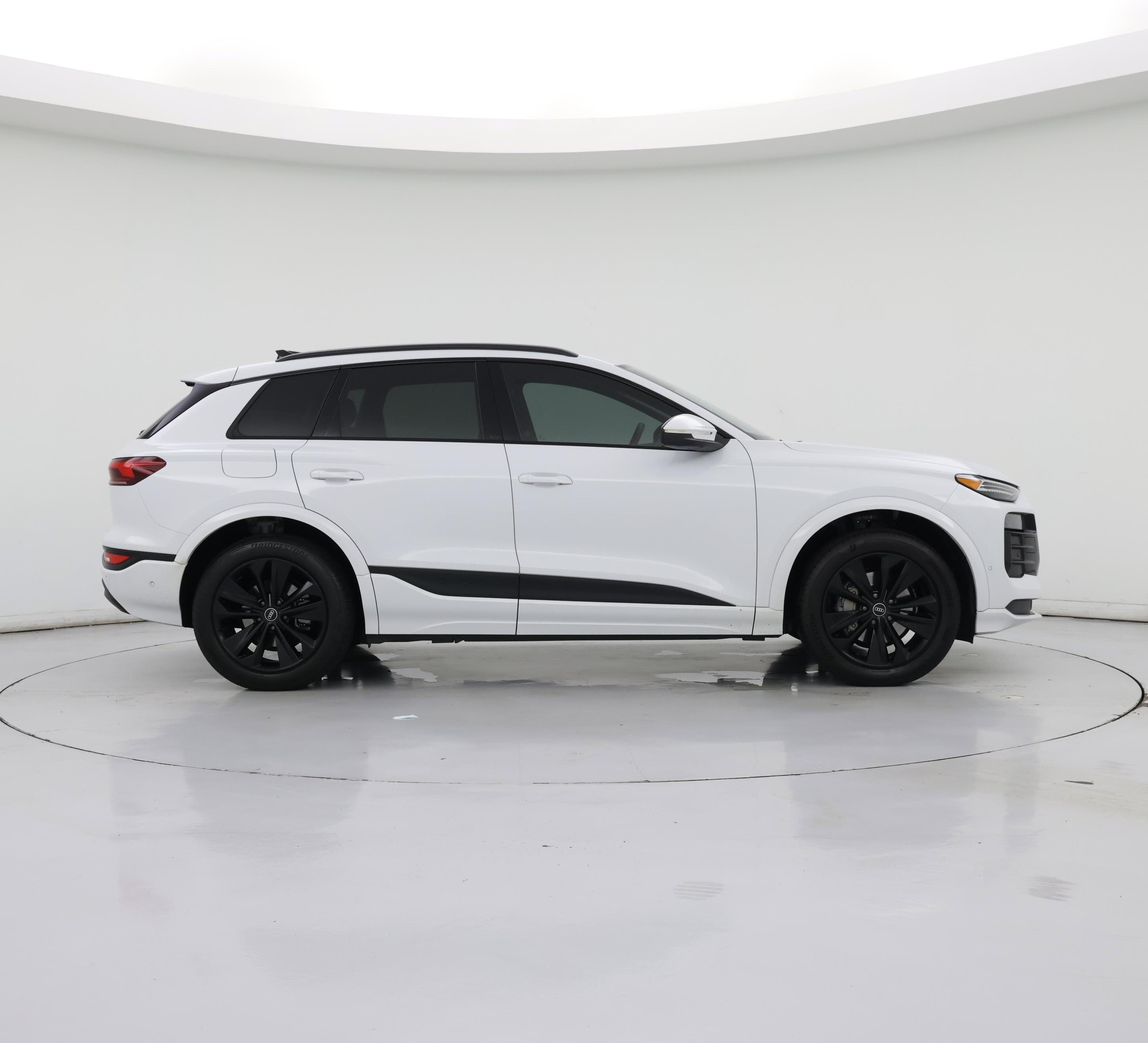 Thumbnail: 2025 Audi Q6 e-tron - 7