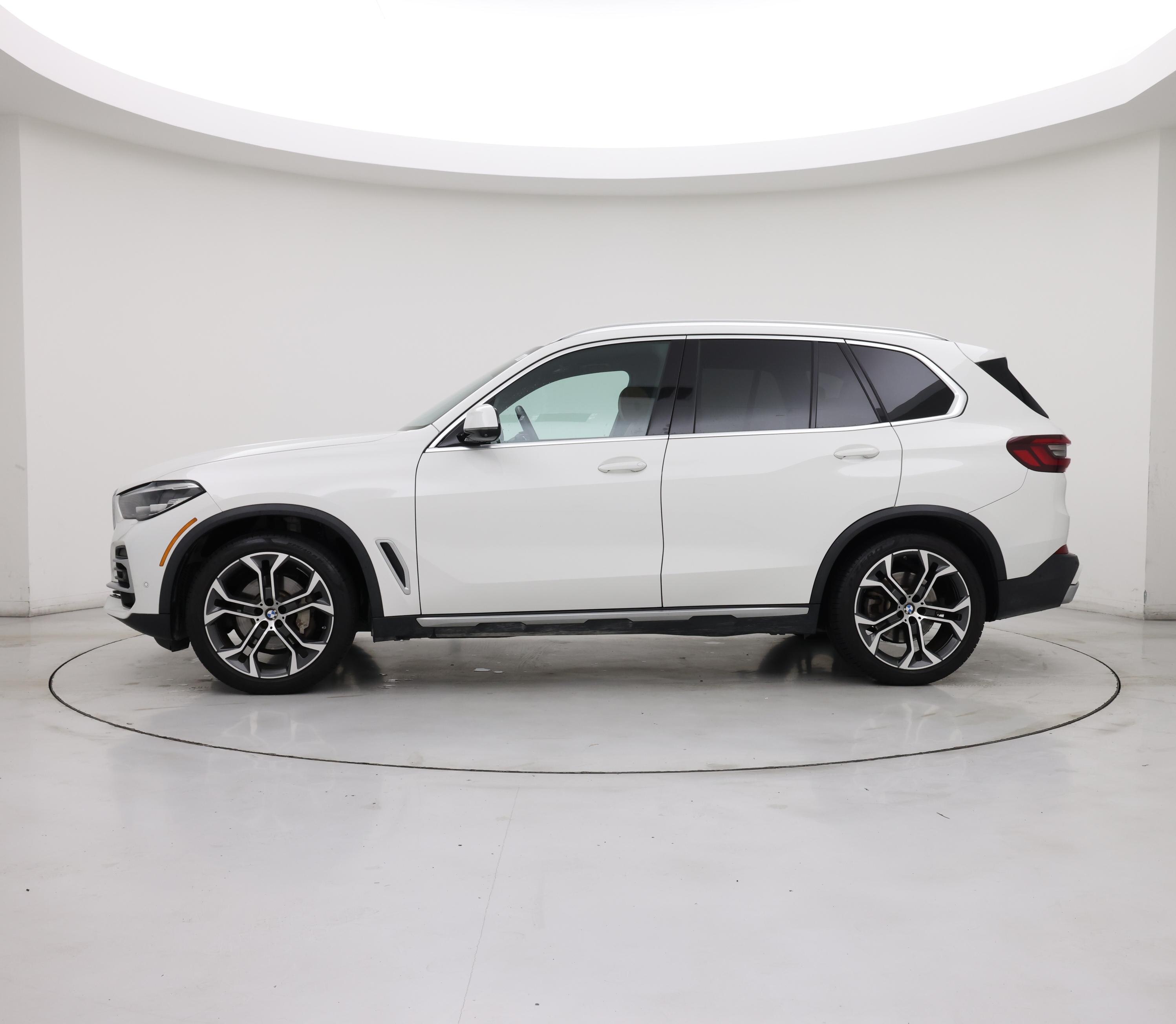 Thumbnail: 2023 BMW X5 - 3