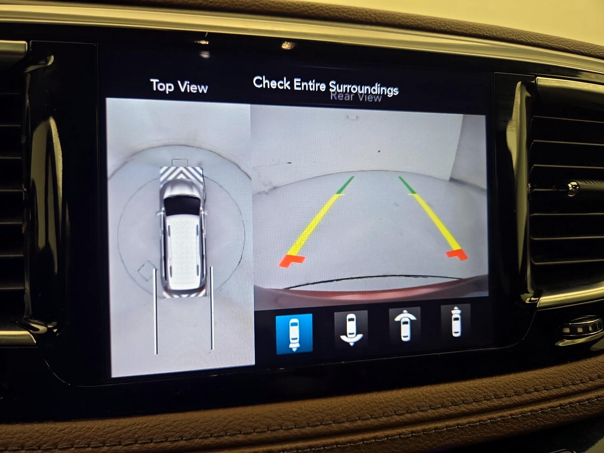 Thumbnail: 2020 Chrysler Pacifica - 15