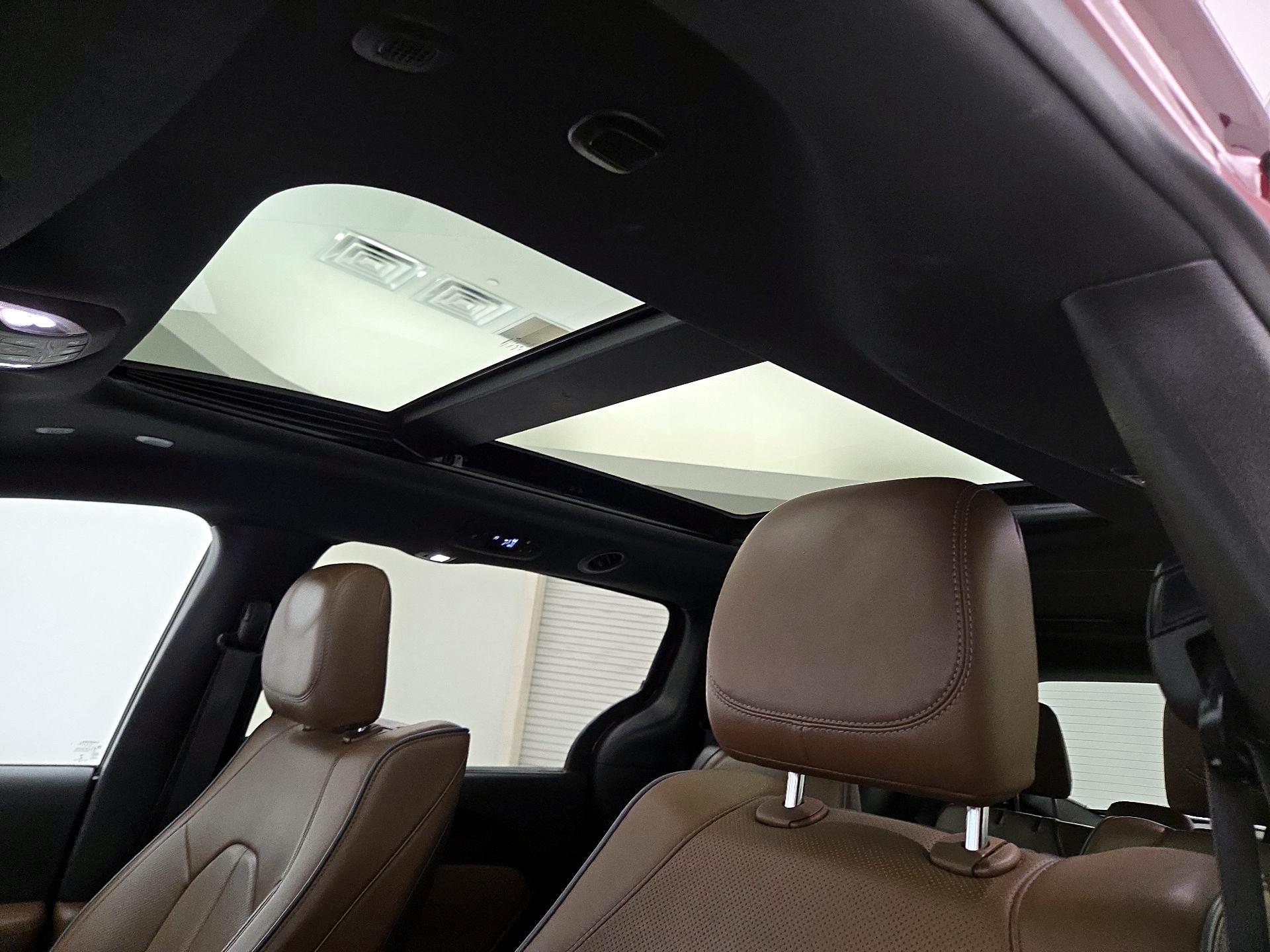 Thumbnail: 2020 Chrysler Pacifica - 20