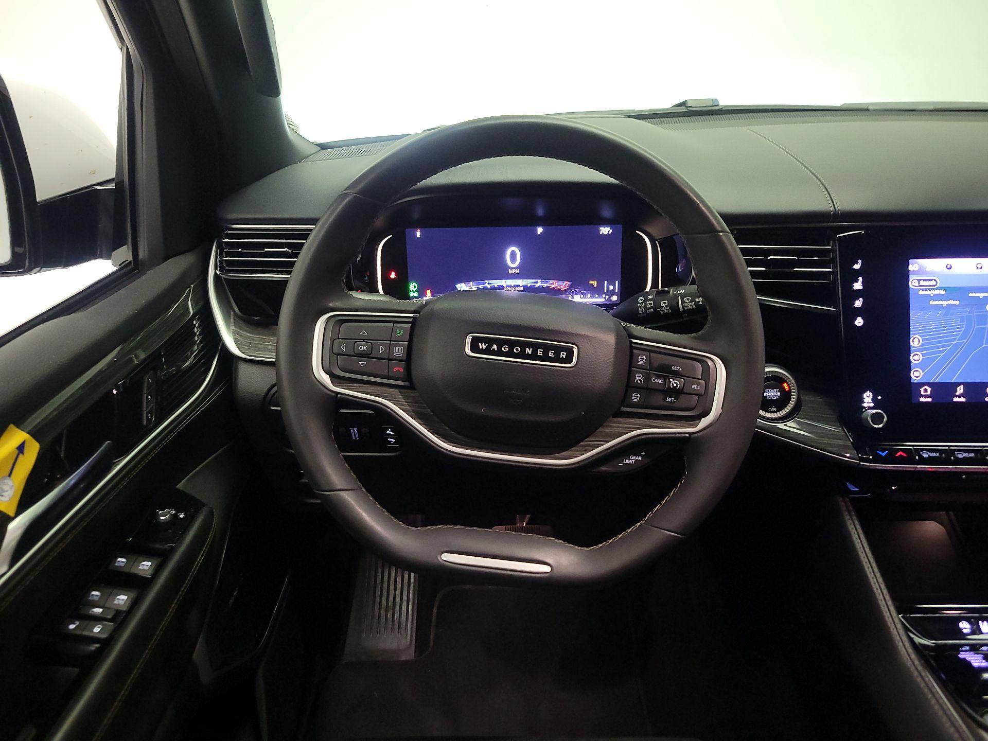 Thumbnail: 2022 Jeep Wagoneer - 10
