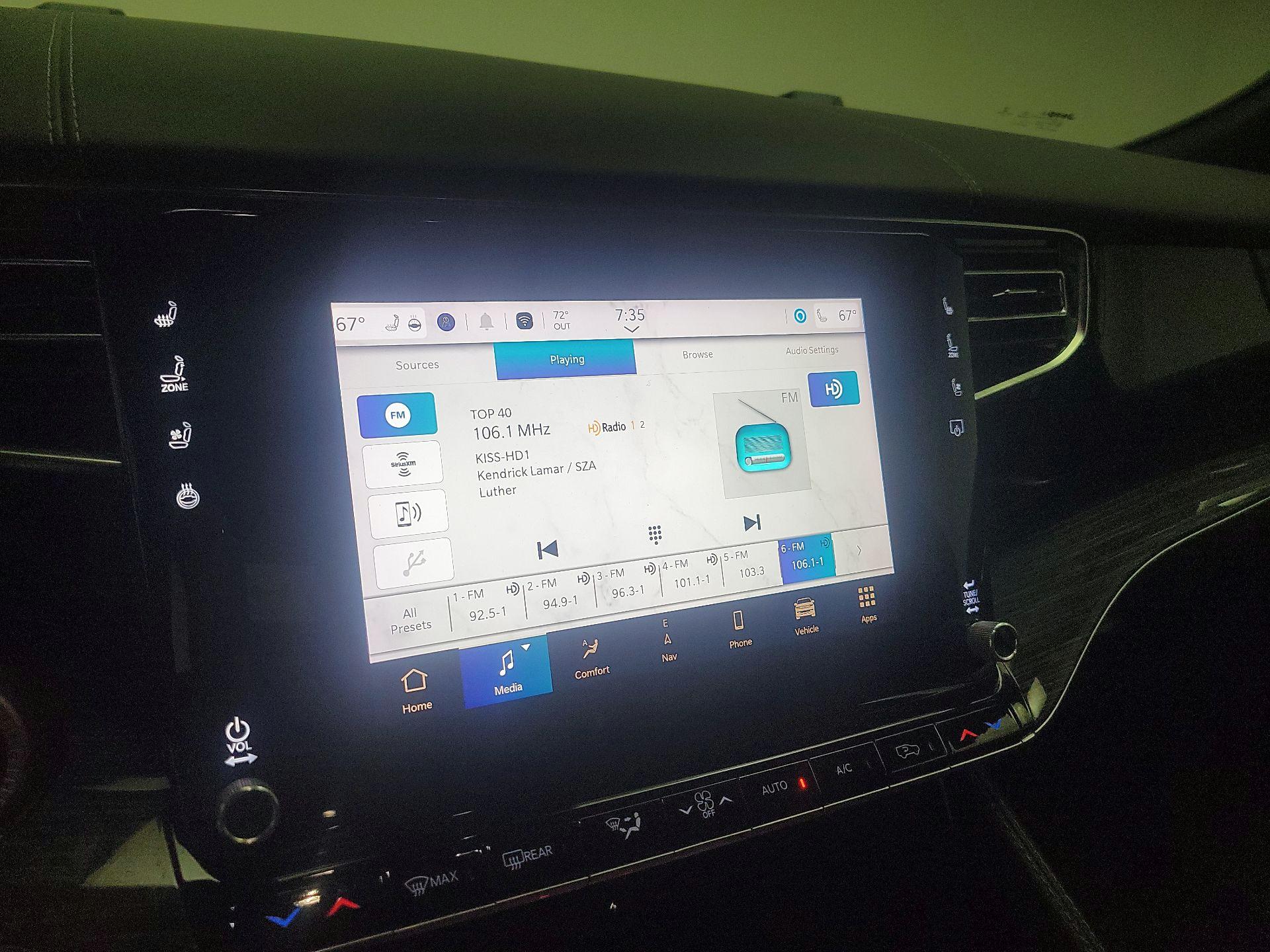 Thumbnail: 2022 Jeep Wagoneer - 16