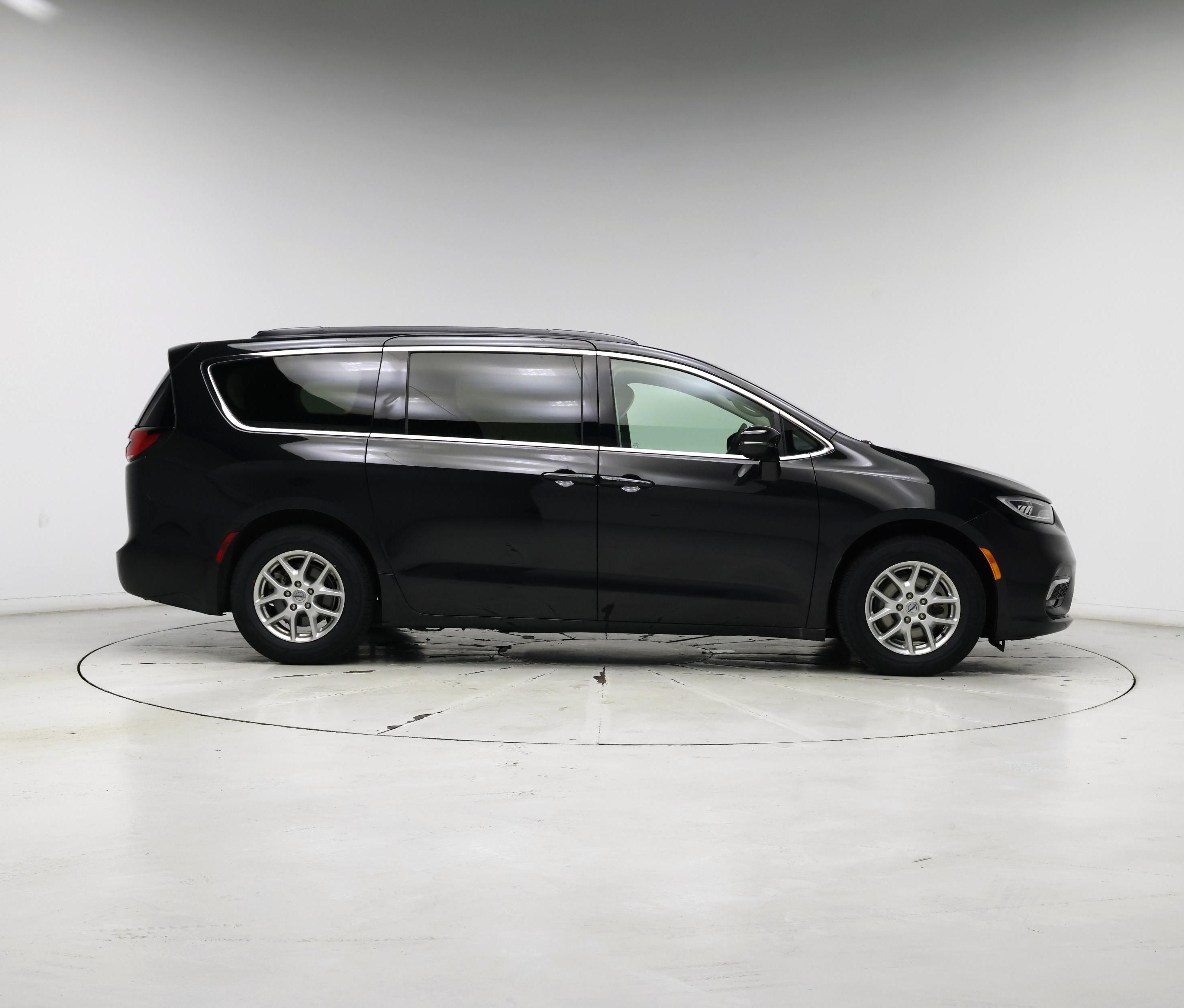 Thumbnail: 2022 Chrysler Pacifica - 7