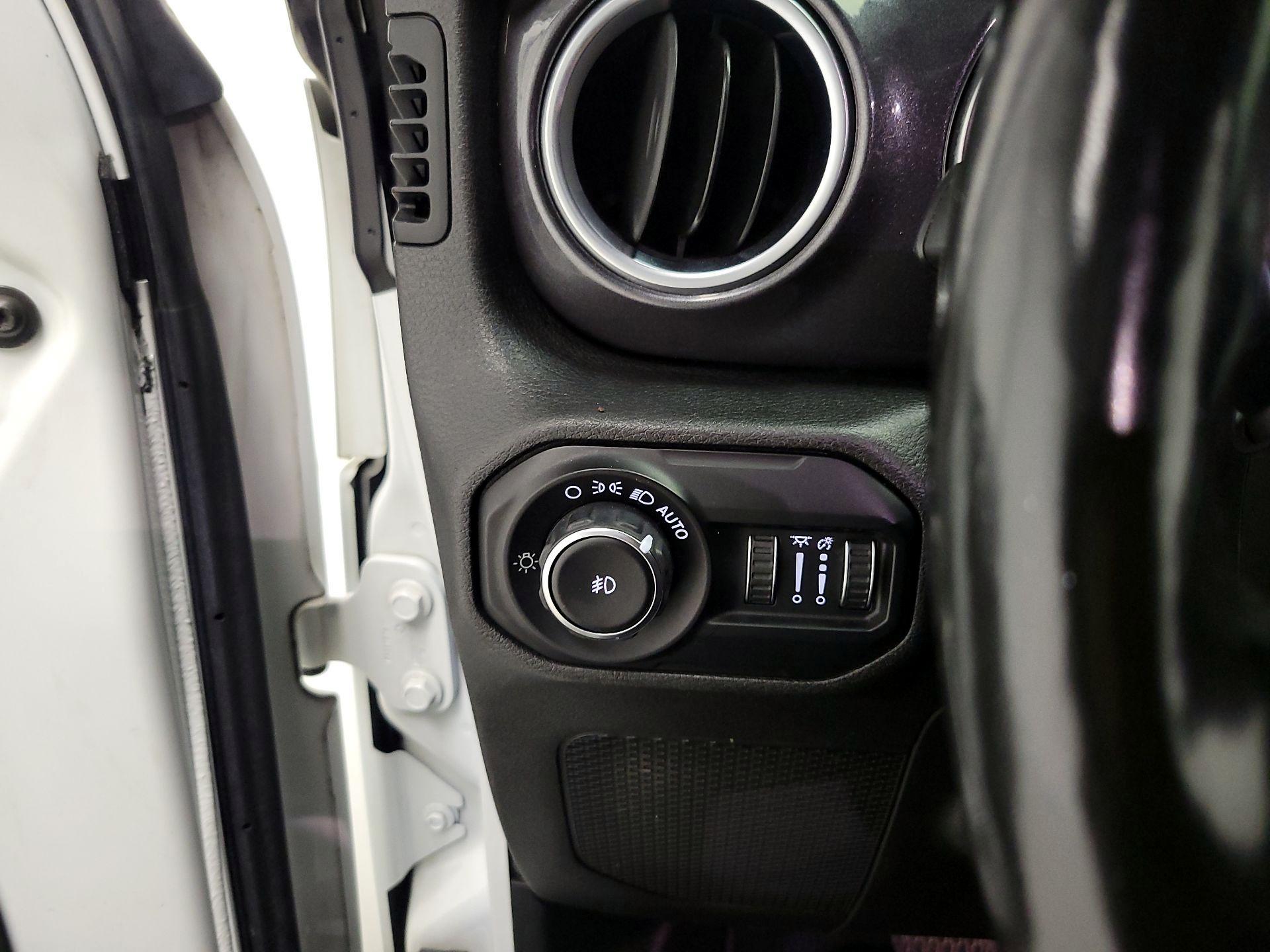 Thumbnail: 2020 Jeep Wrangler - 13