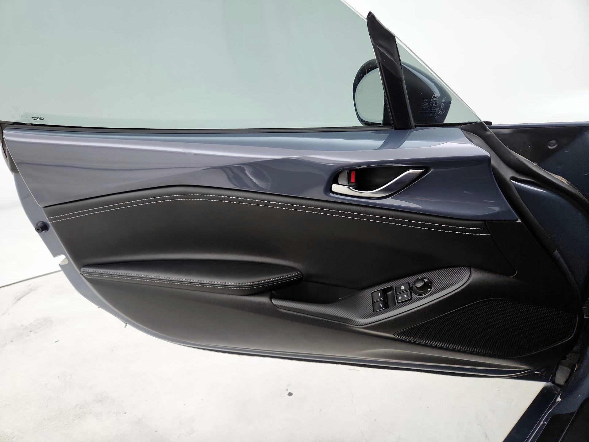 Thumbnail: 2021 Mazda MX-5 Miata - 12