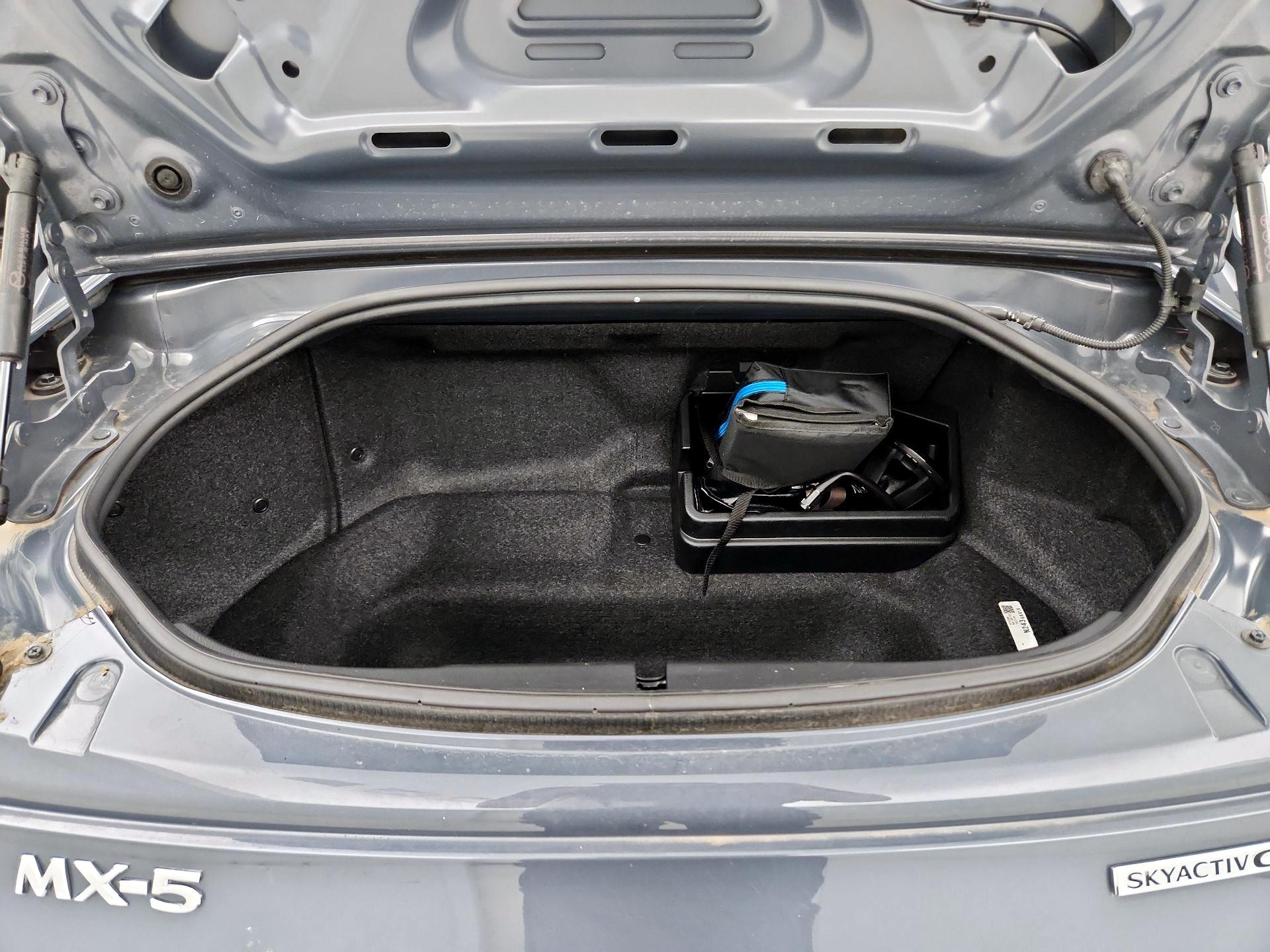Thumbnail: 2021 Mazda MX-5 Miata - 18