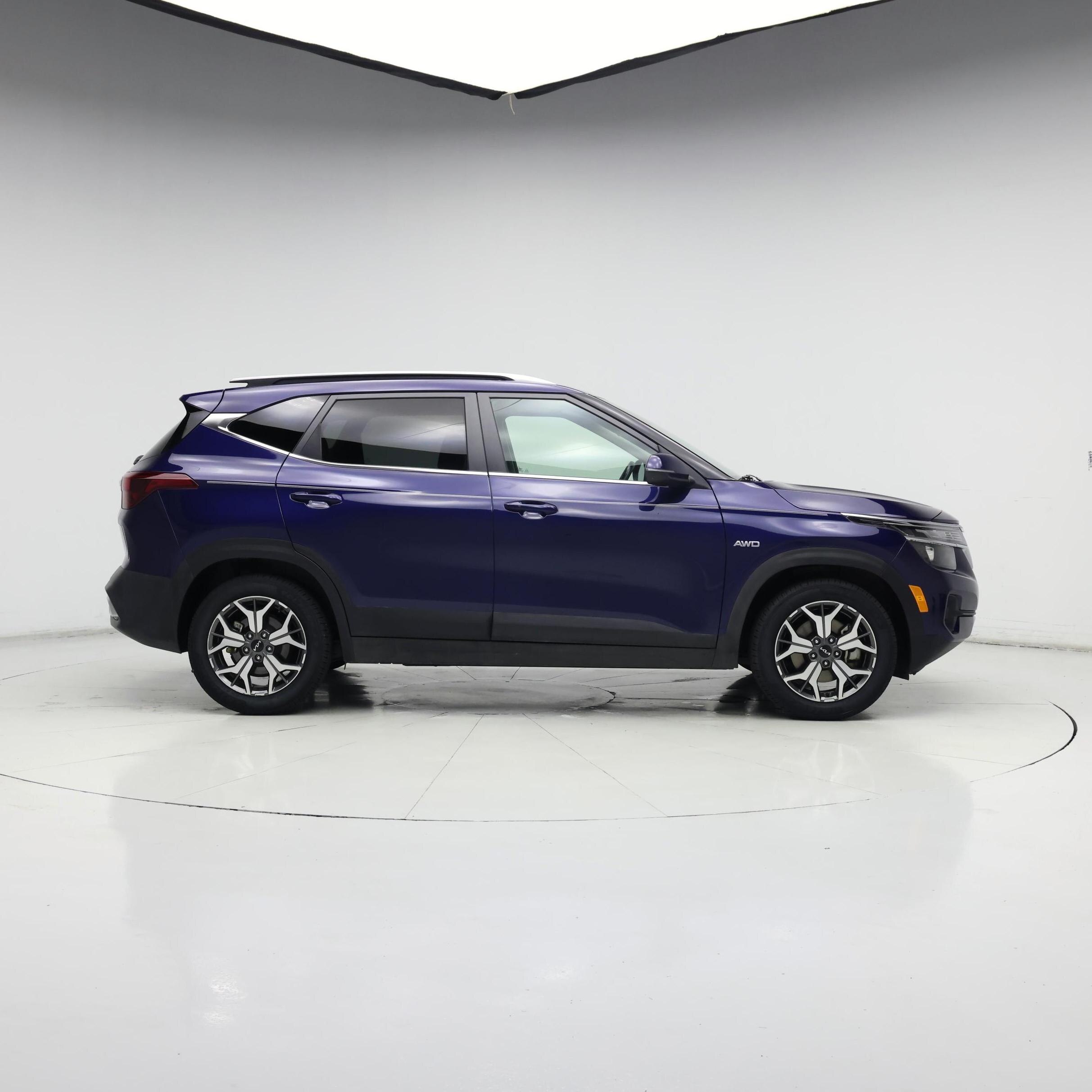 Thumbnail: 2023 Kia Seltos - 7