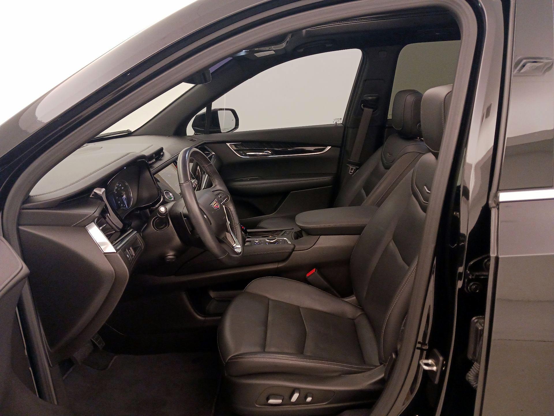 Thumbnail: 2022 Cadillac XT6 - 11