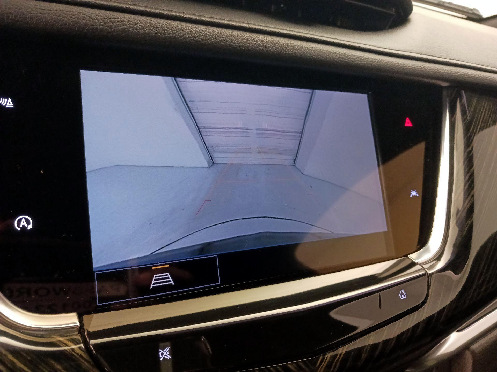 Thumbnail: 2022 Cadillac XT6 - 14