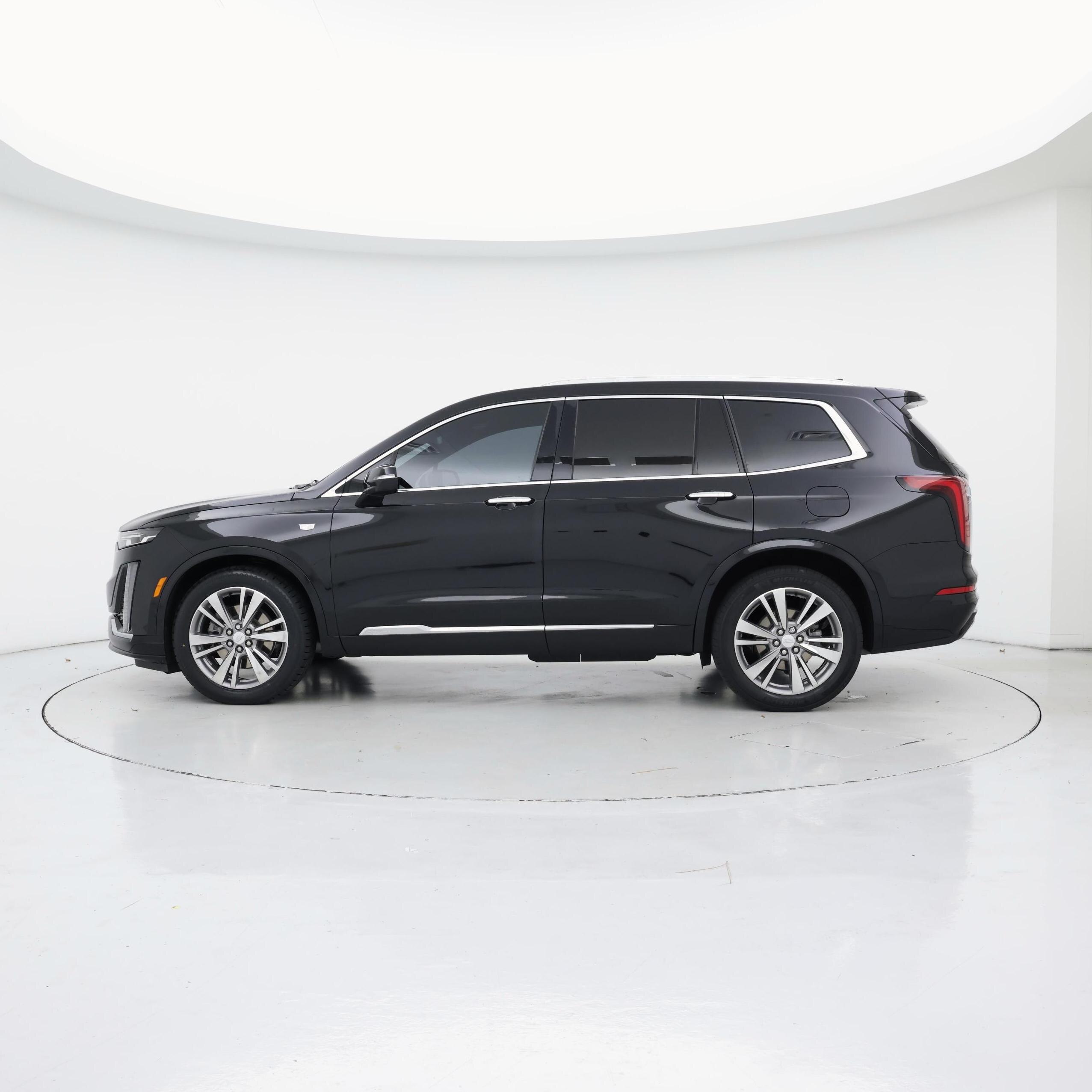 Thumbnail: 2022 Cadillac XT6 - 3