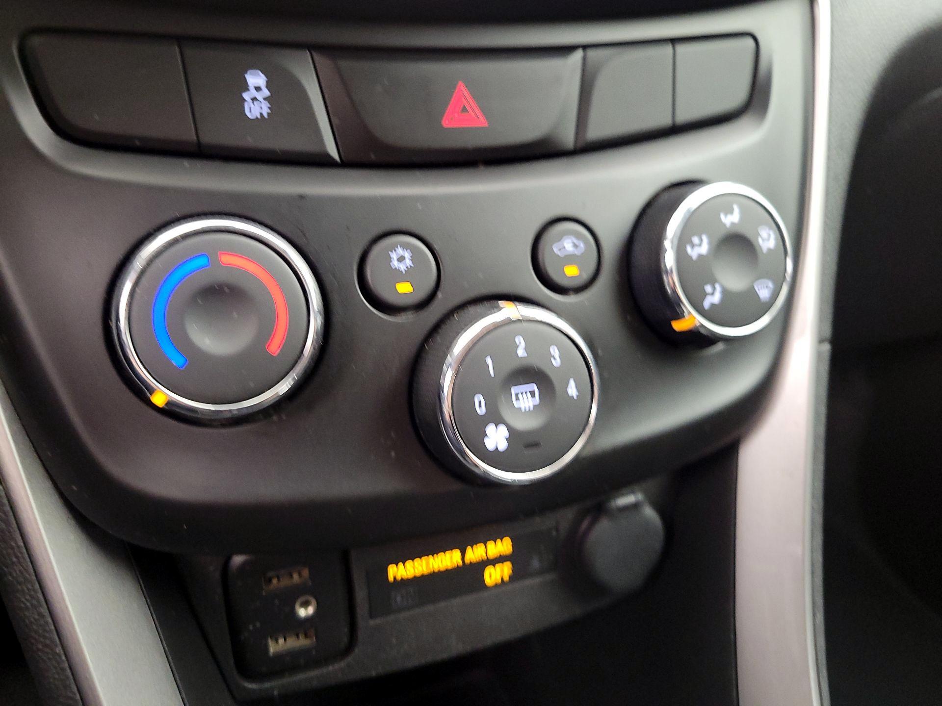 Thumbnail: 2021 Chevrolet Trax - 16