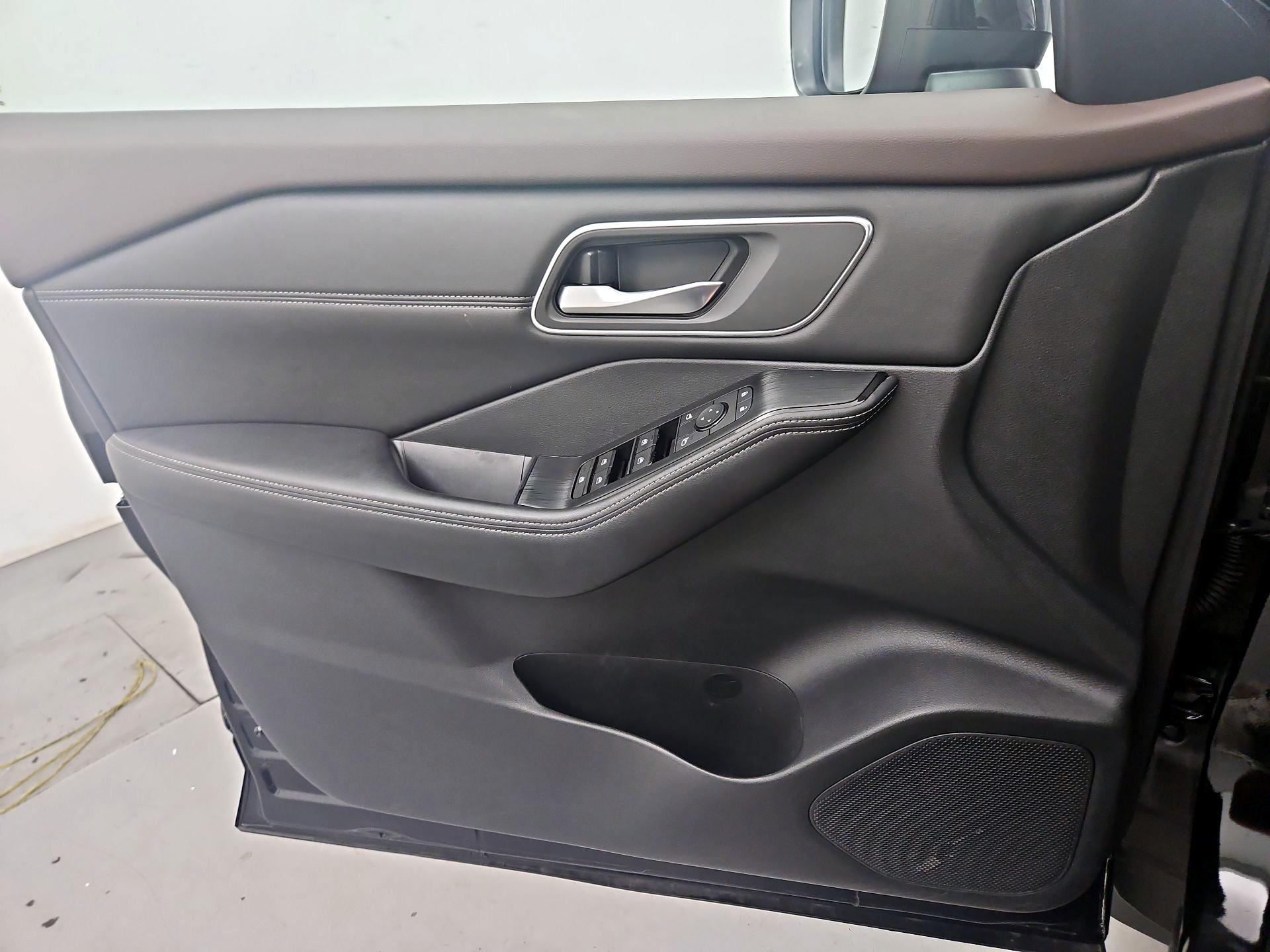 Thumbnail: 2021 Nissan Rogue - 12