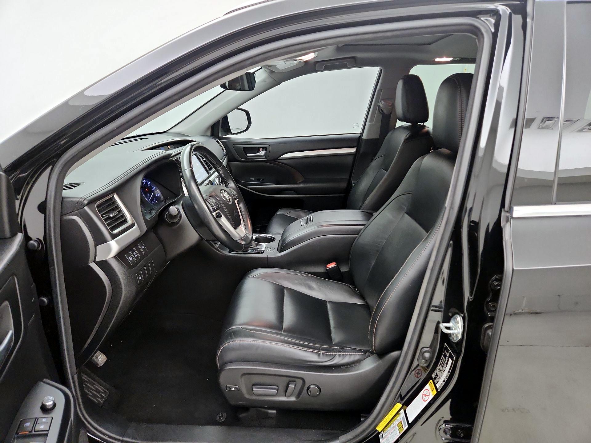 Thumbnail: 2018 Toyota Highlander - 11