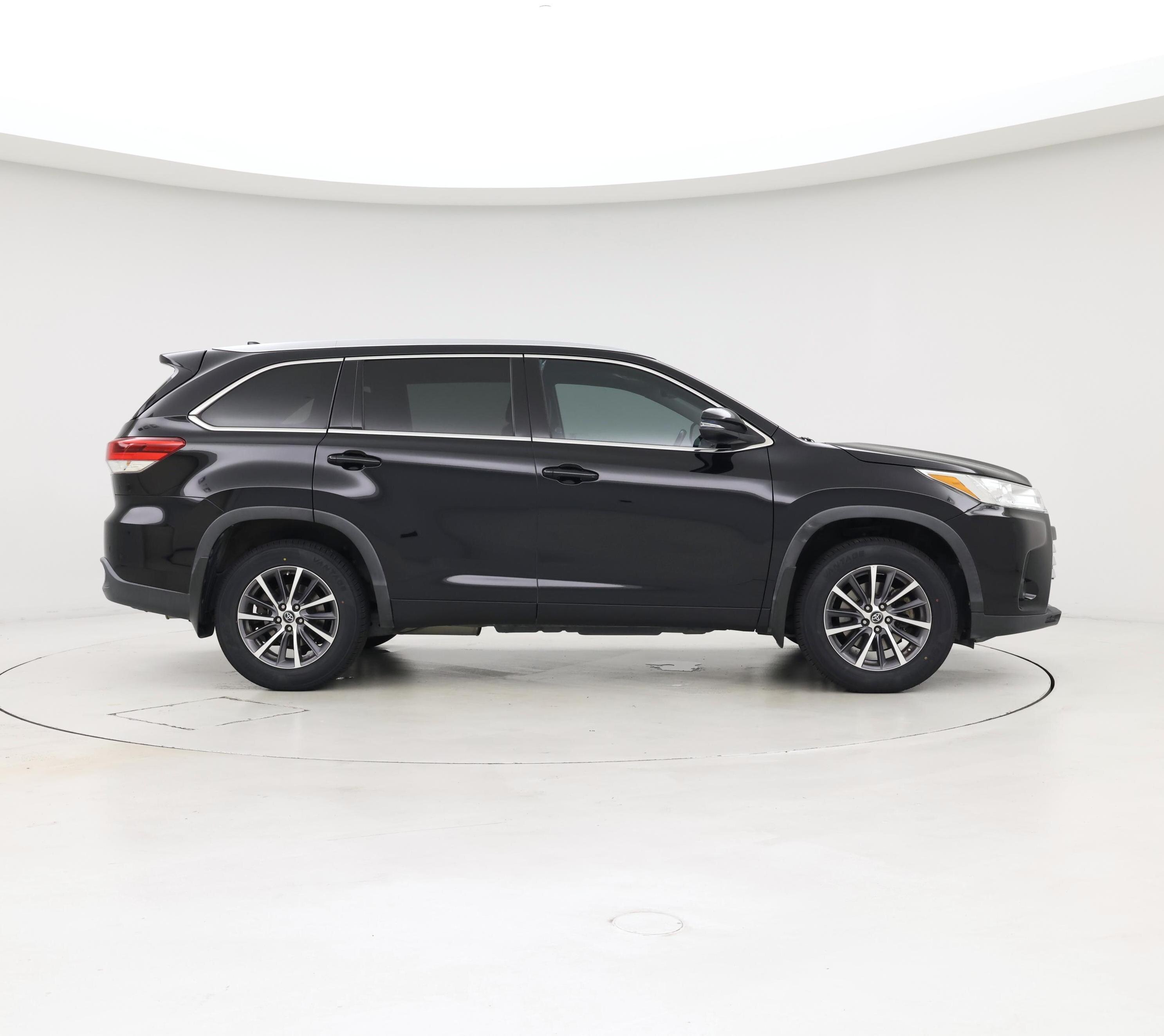 Thumbnail: 2018 Toyota Highlander - 7