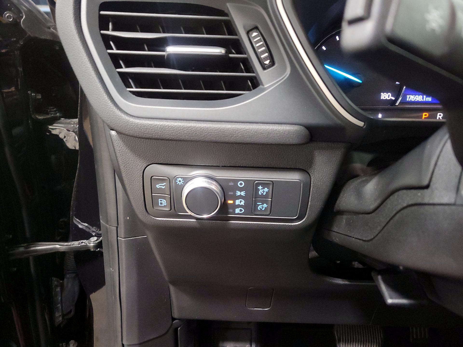 Thumbnail: 2022 Ford Escape - 13