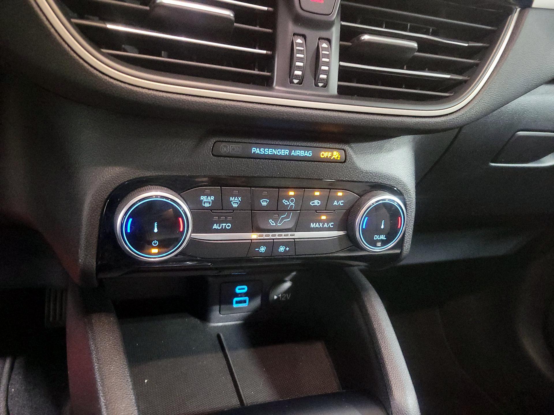 Thumbnail: 2022 Ford Escape - 17