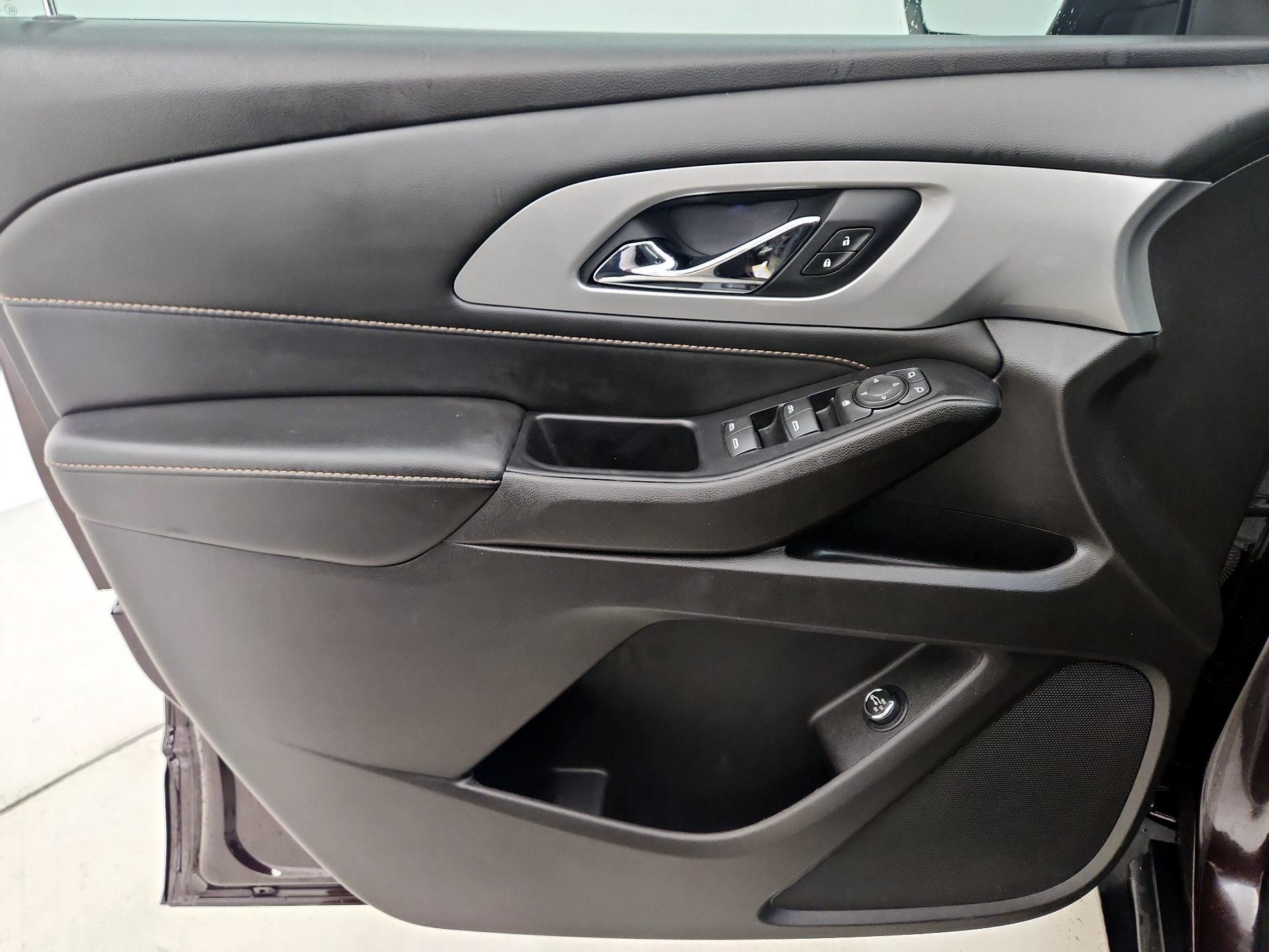 Thumbnail: 2021 Chevrolet Traverse - 12