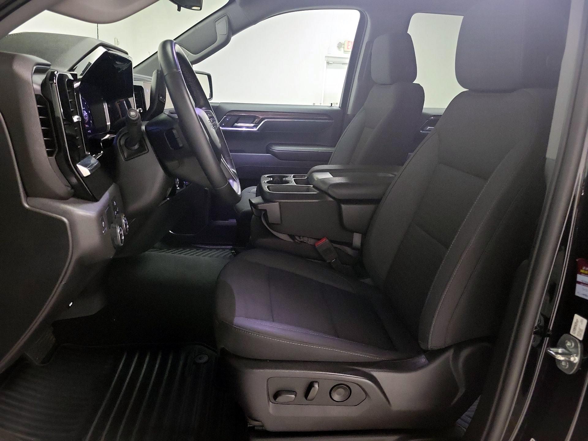 Thumbnail: 2023 Chevrolet Silverado 1500 - 11